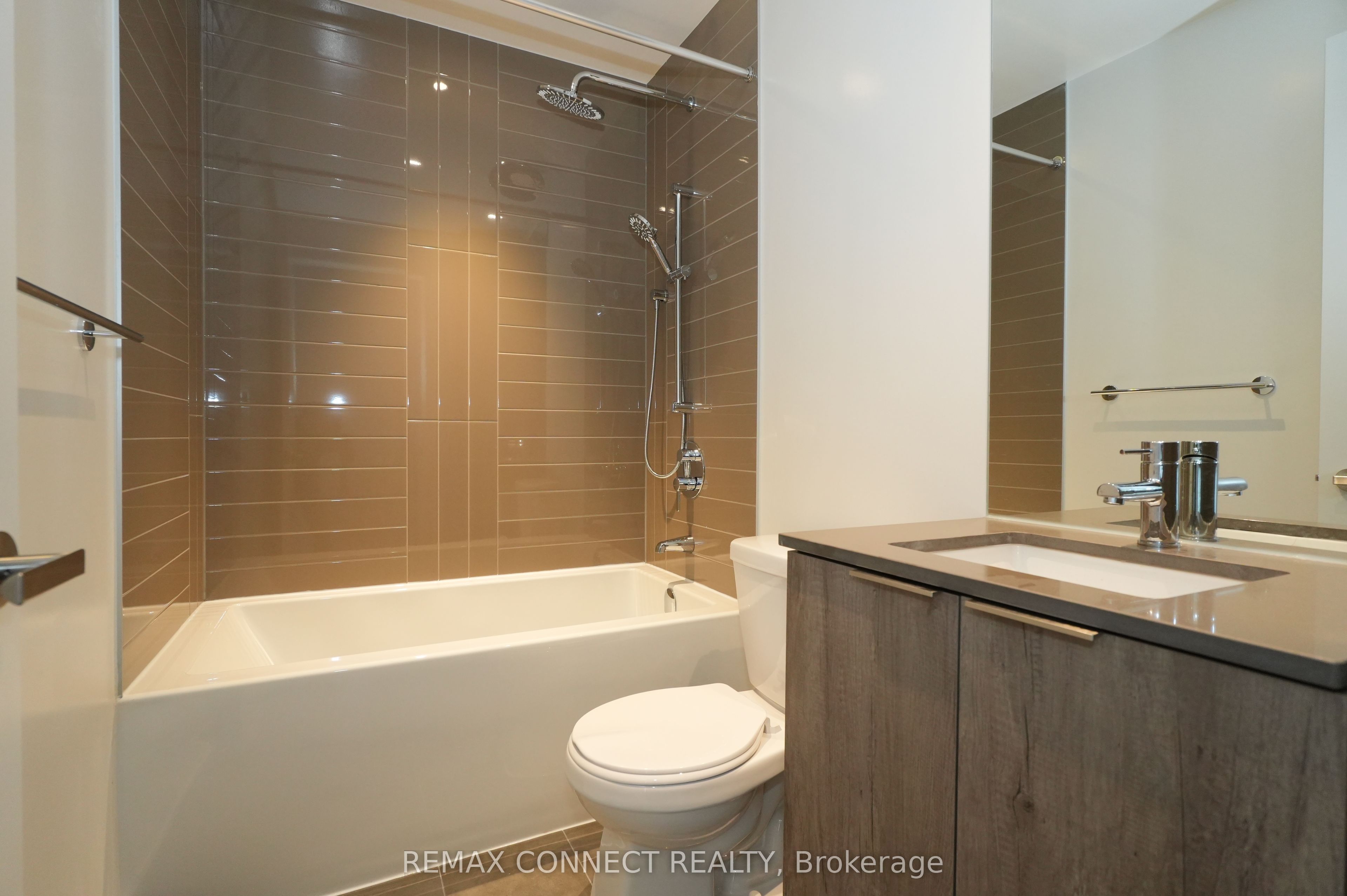448 Burnhamthorpe Road W 503 Property Photo 12
