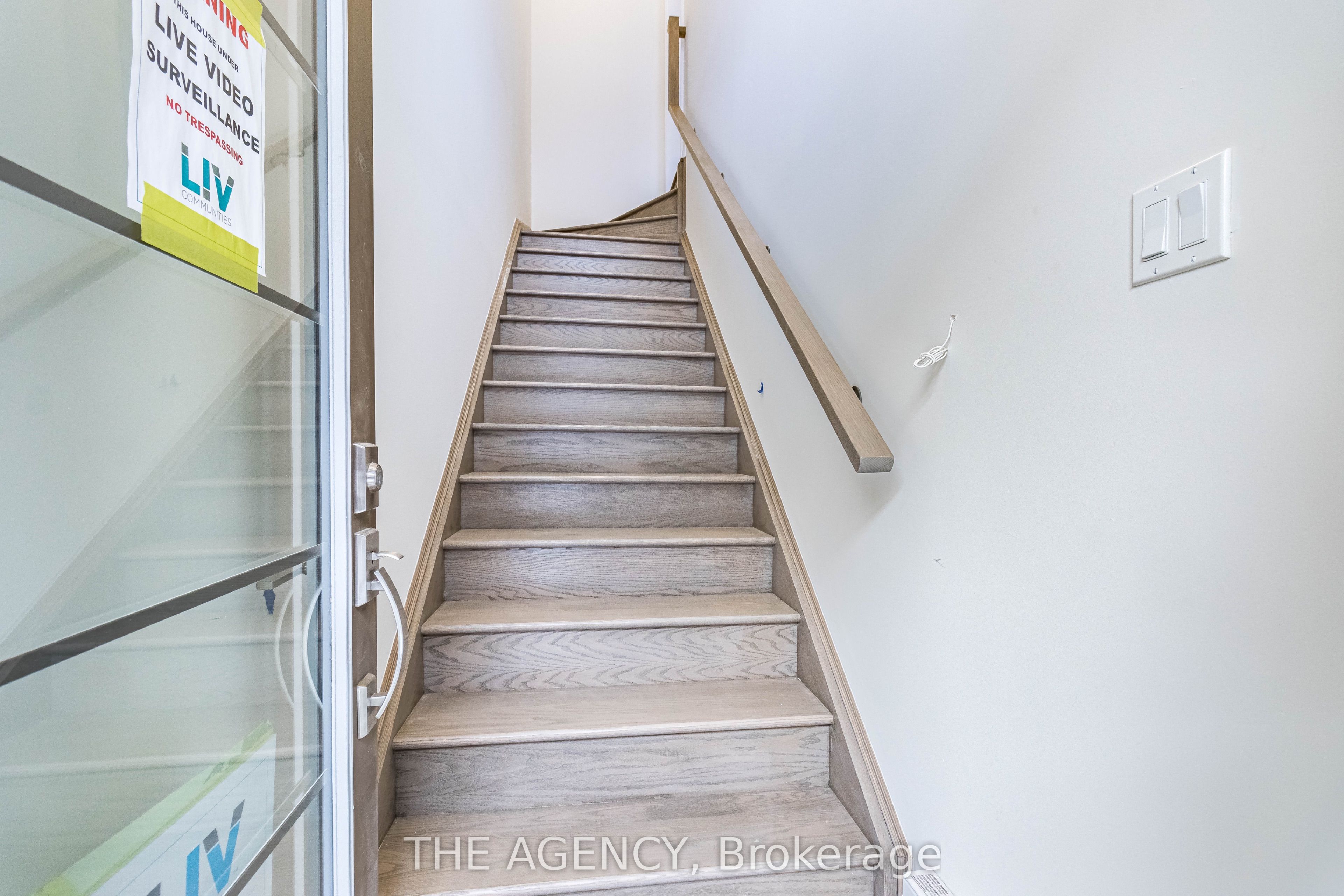 45 Fieldridge Crescent 24 Property Photo 4