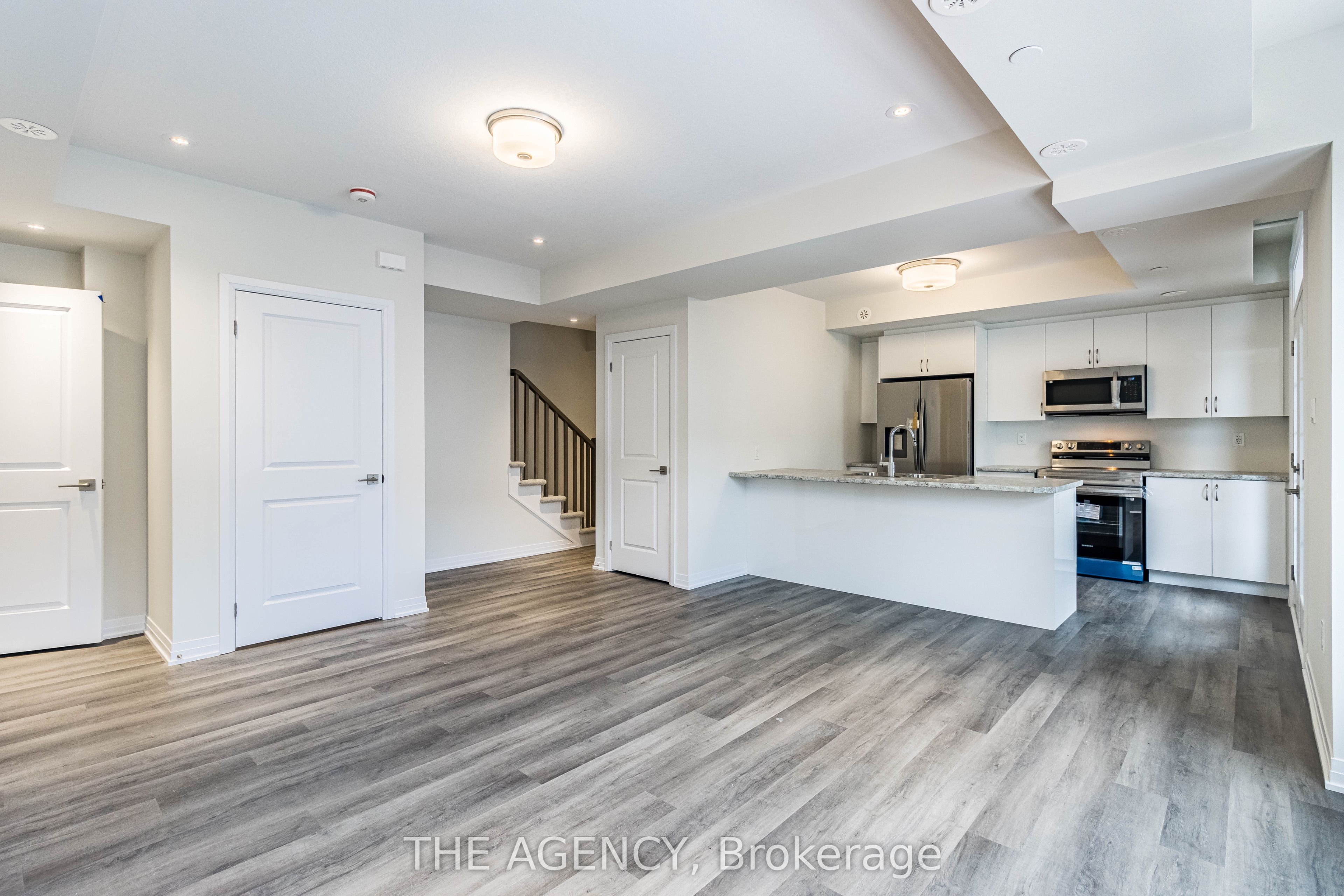 45 Fieldridge Crescent 24 Property Photo 8