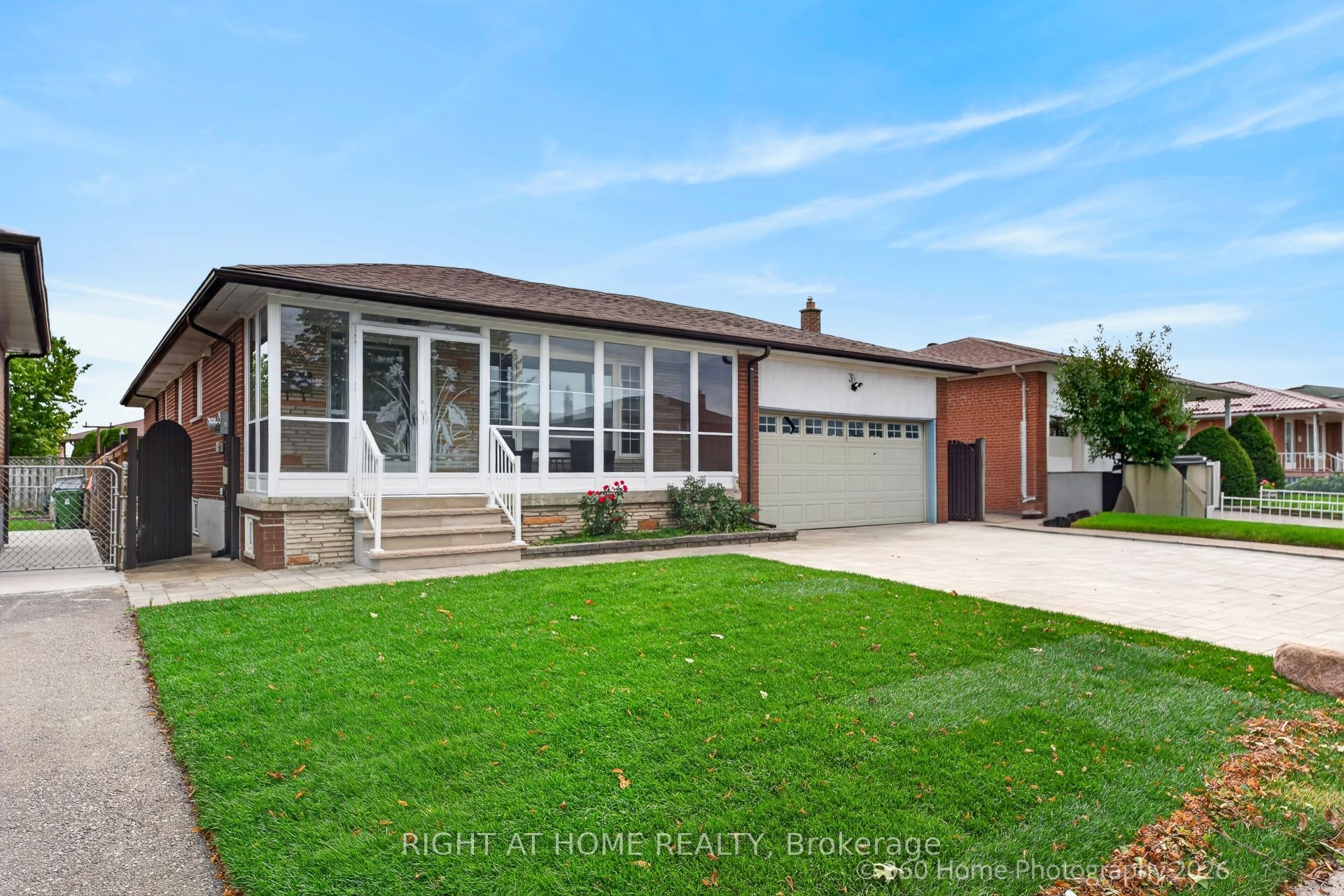 35 Wheelwright Crescent N Property Photo 1