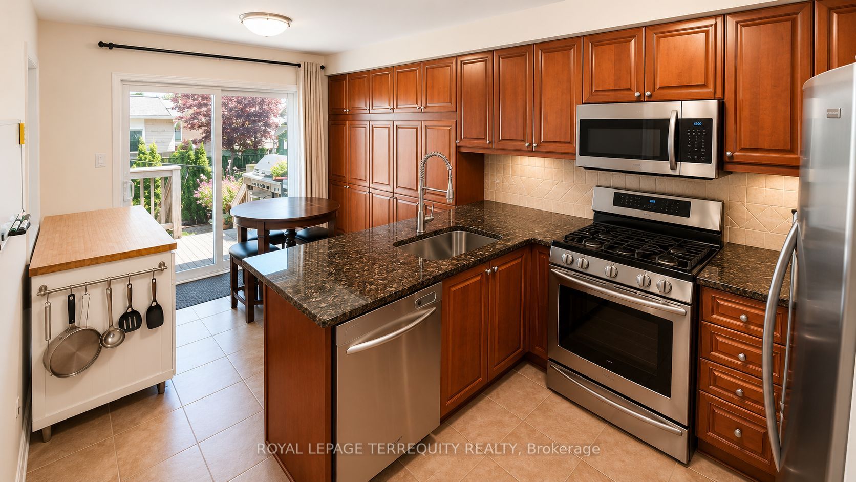 2223 Jillian Lane Property Photo 10