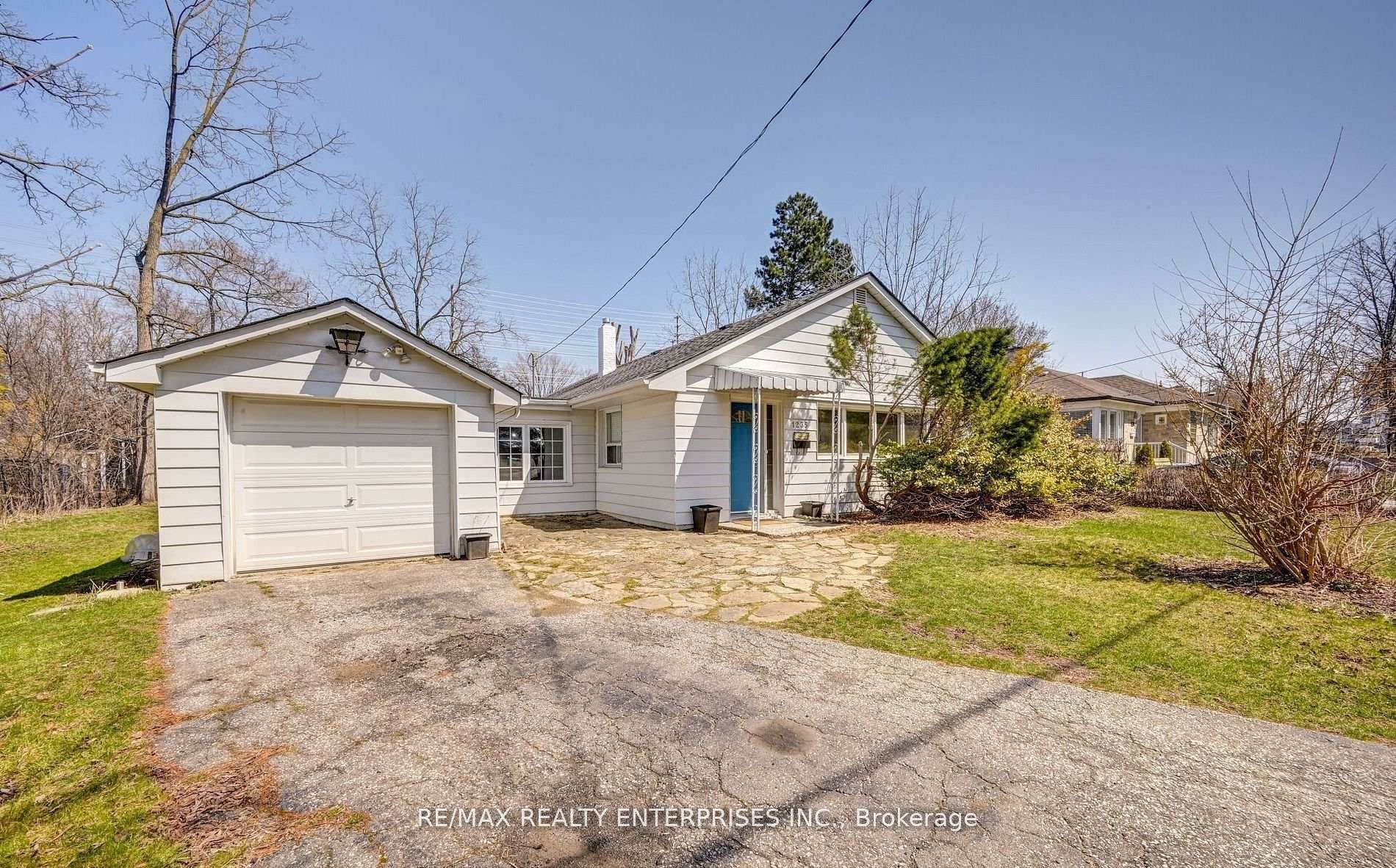 1235 Old River Road Property Photo 1