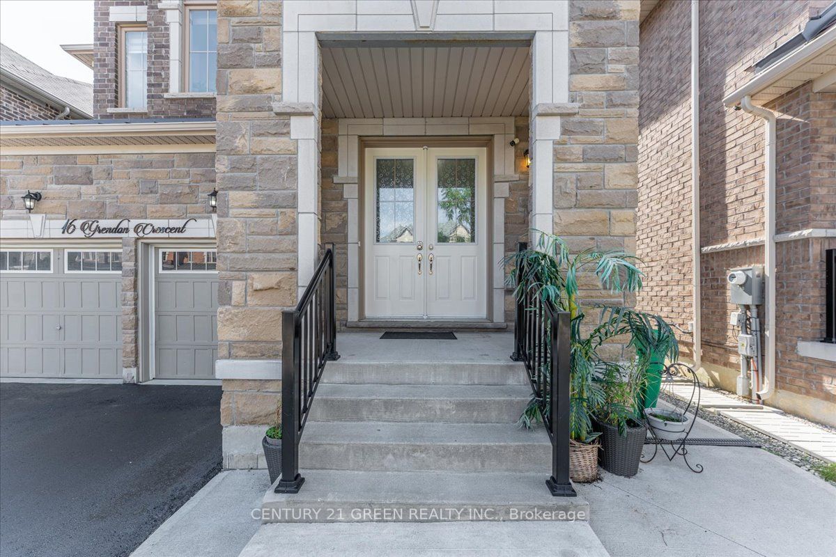 16 Grendon Crescent Property Photo 3