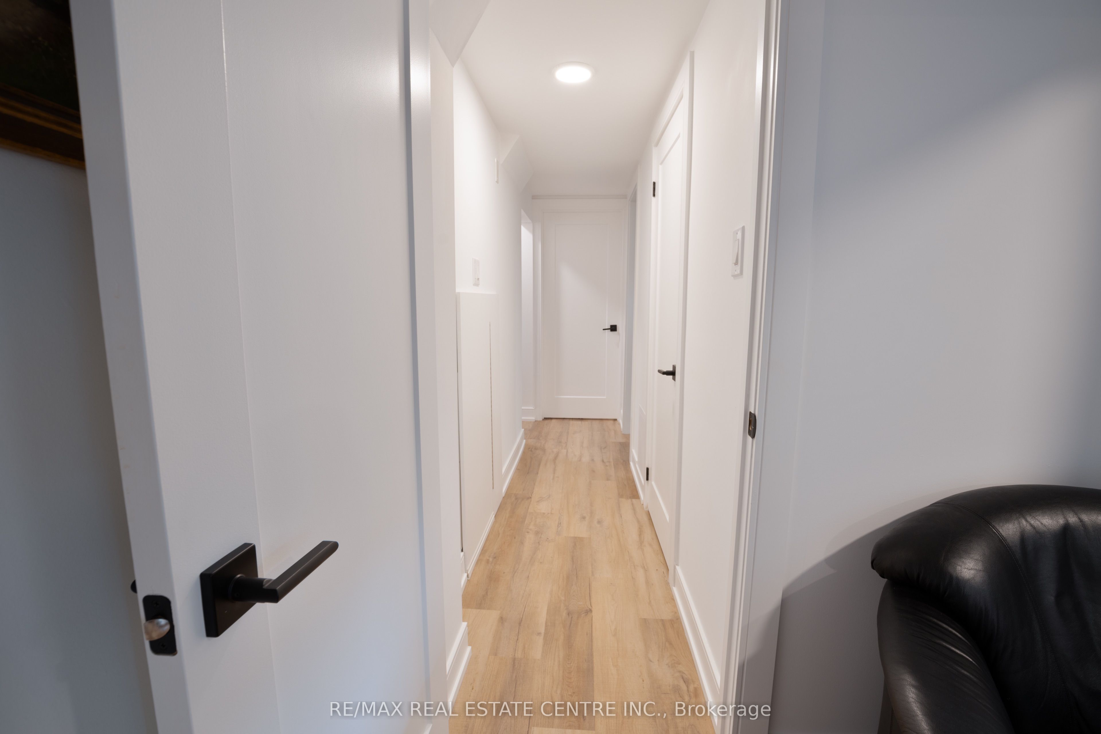 2221 Wyandotte Drive Property Photo 17