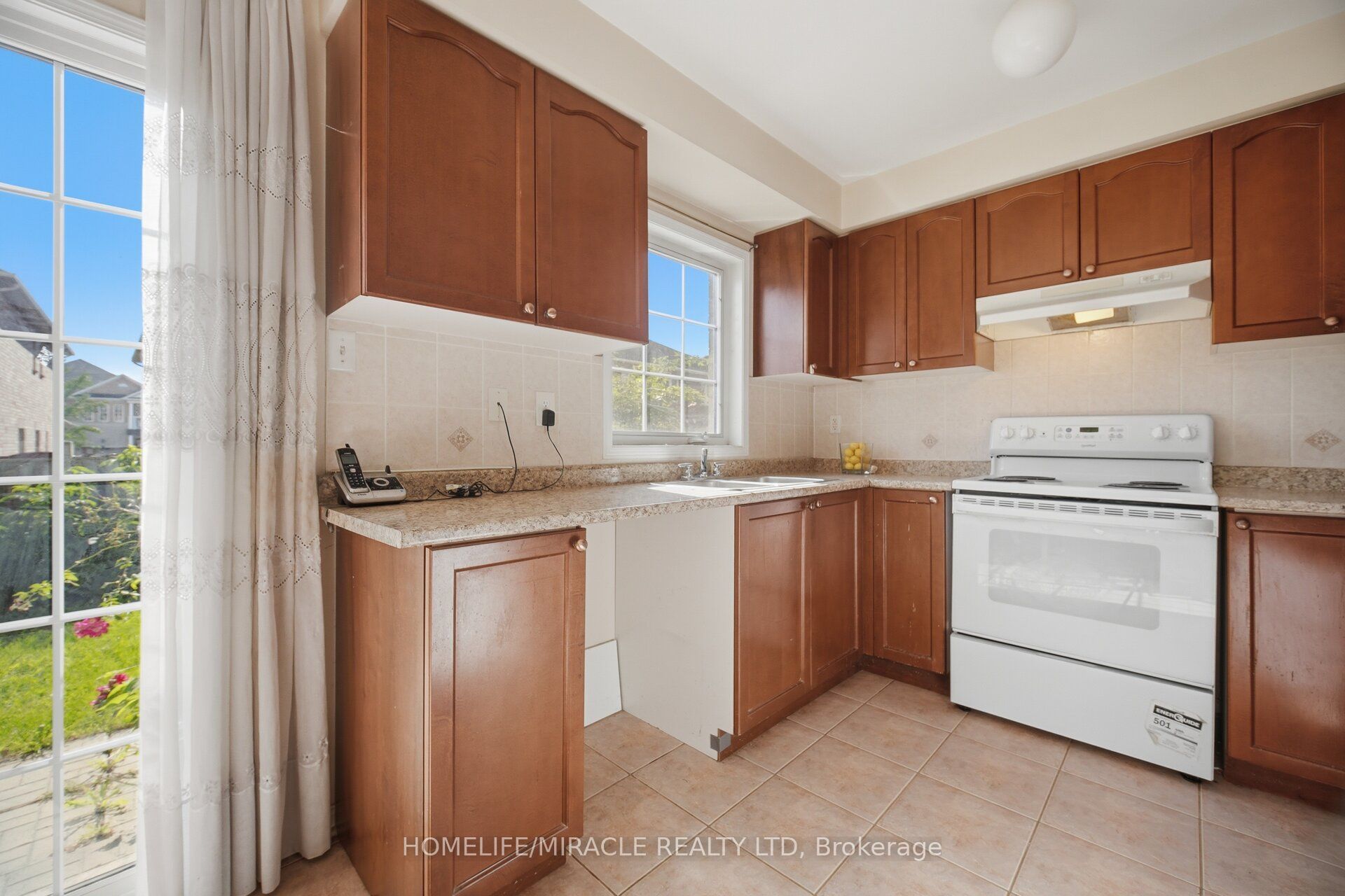 101 Crystalview Crescent Property Photo 14