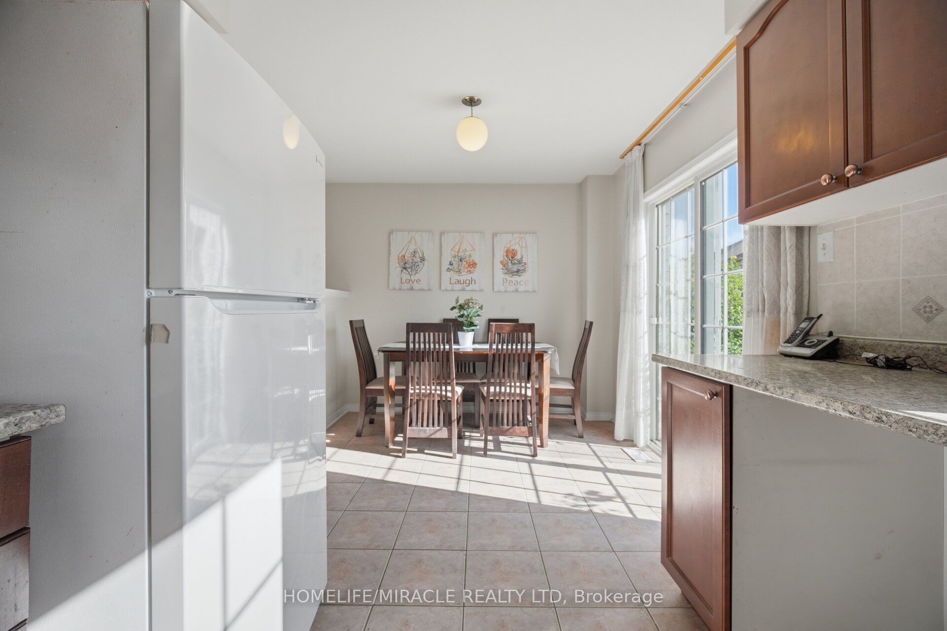 101 Crystalview Crescent Property Photo 15