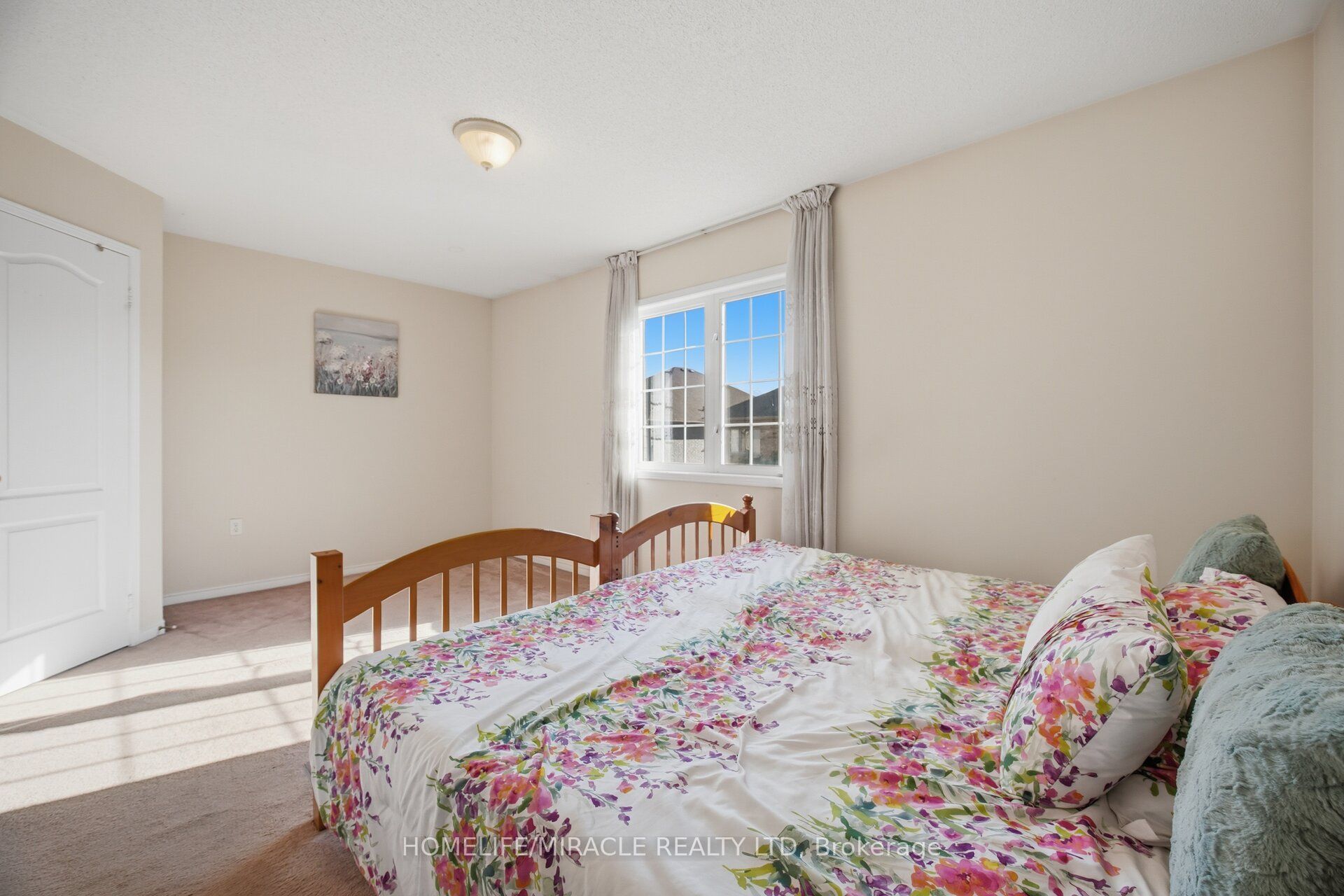 101 Crystalview Crescent Property Photo 22