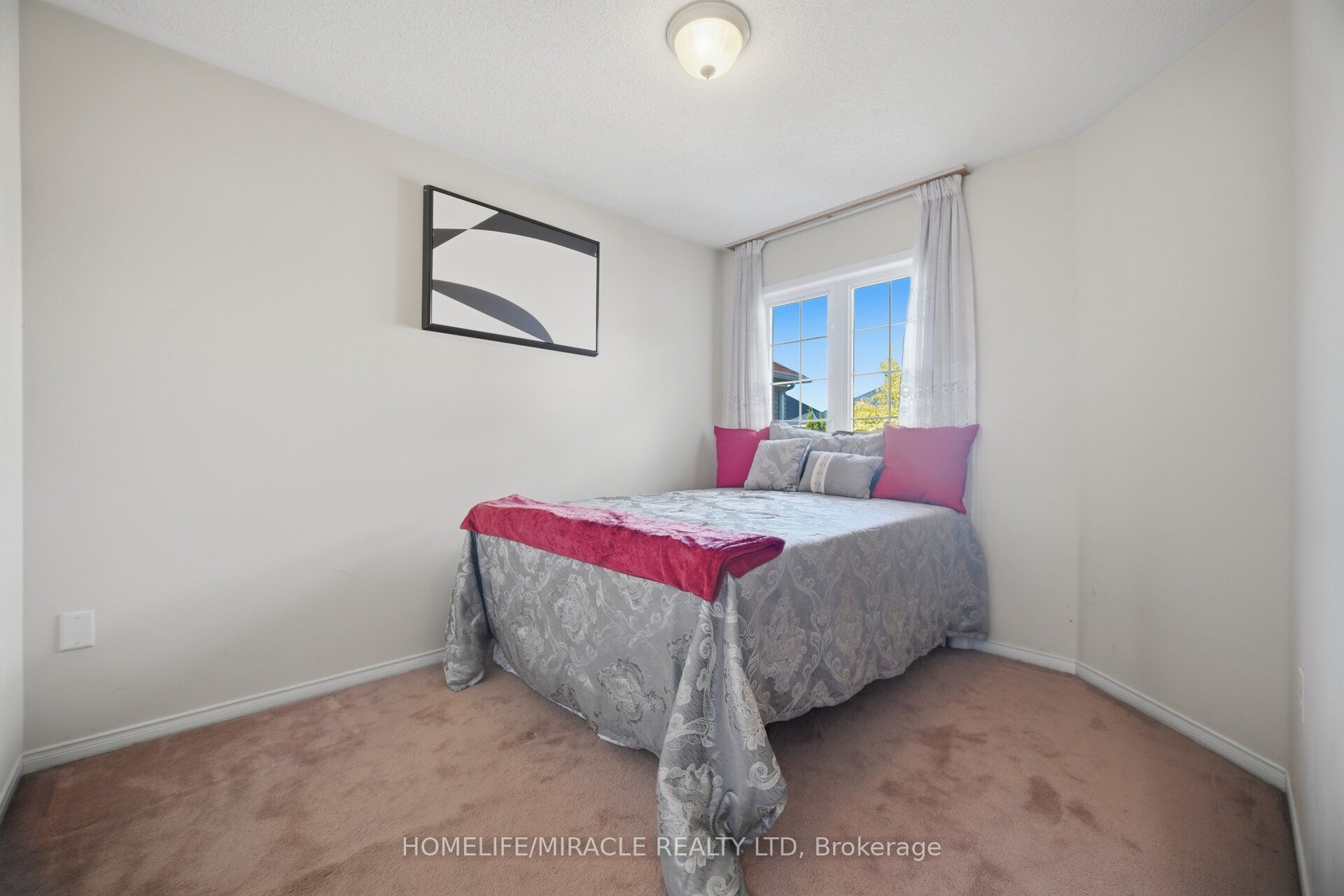 101 Crystalview Crescent Property Photo 28