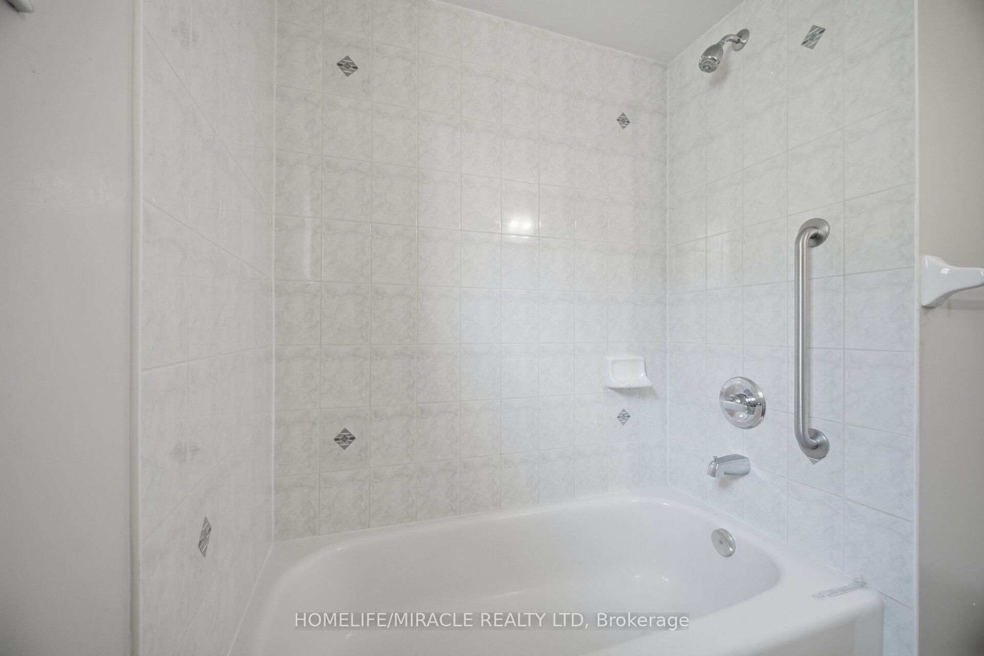 101 Crystalview Crescent Property Photo 31