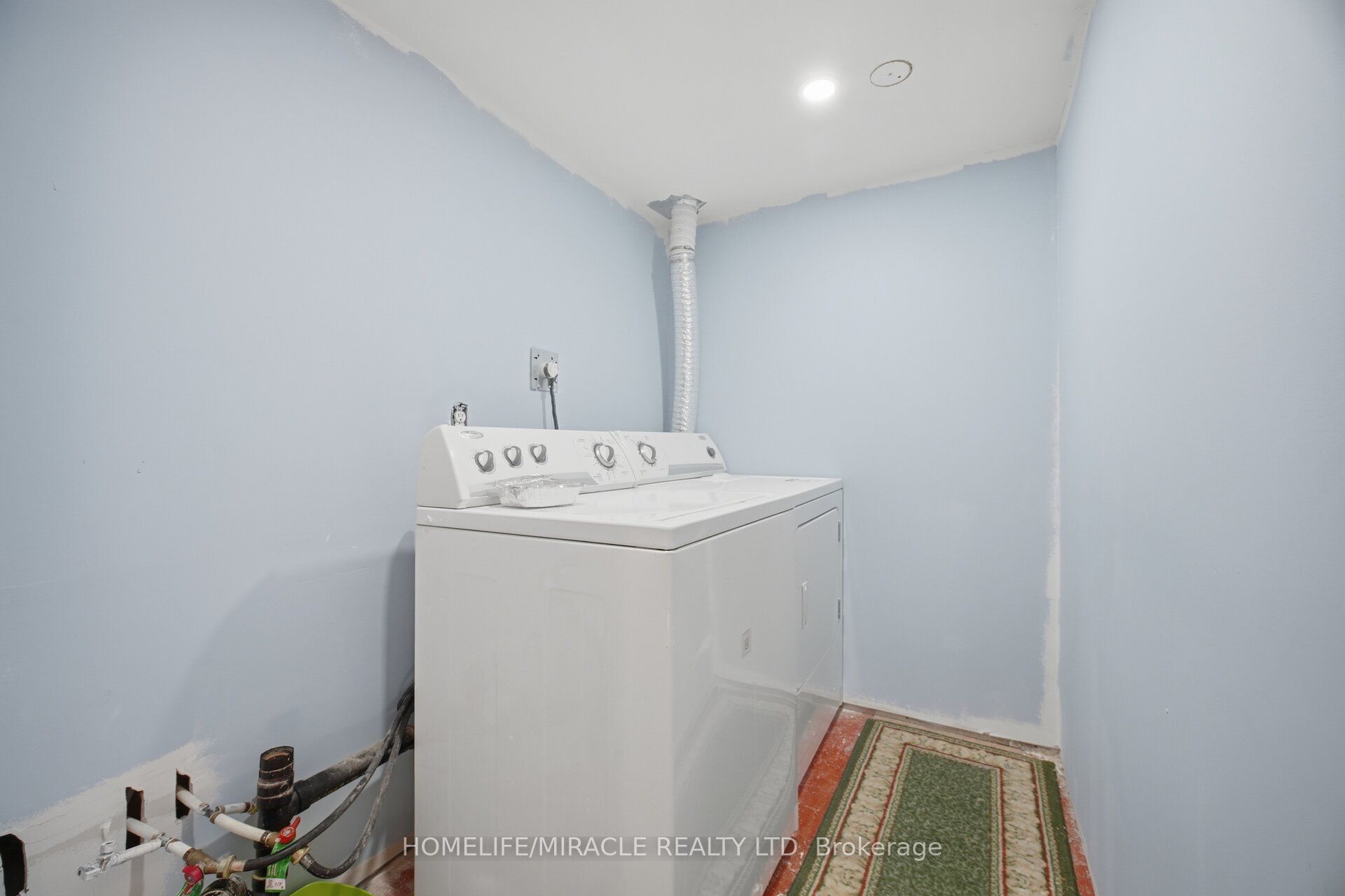 101 Crystalview Crescent Property Photo 36