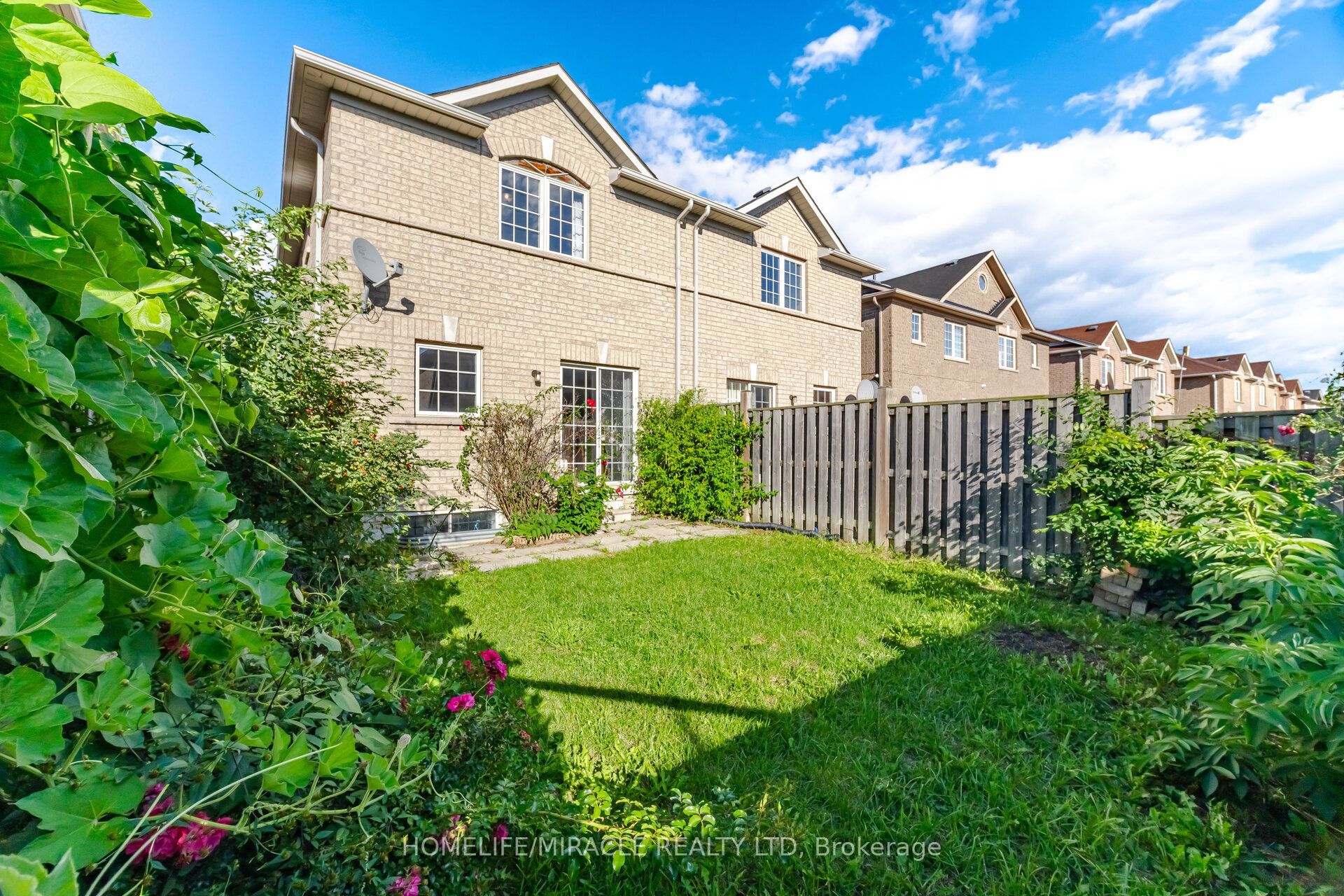 101 Crystalview Crescent Property Photo 39