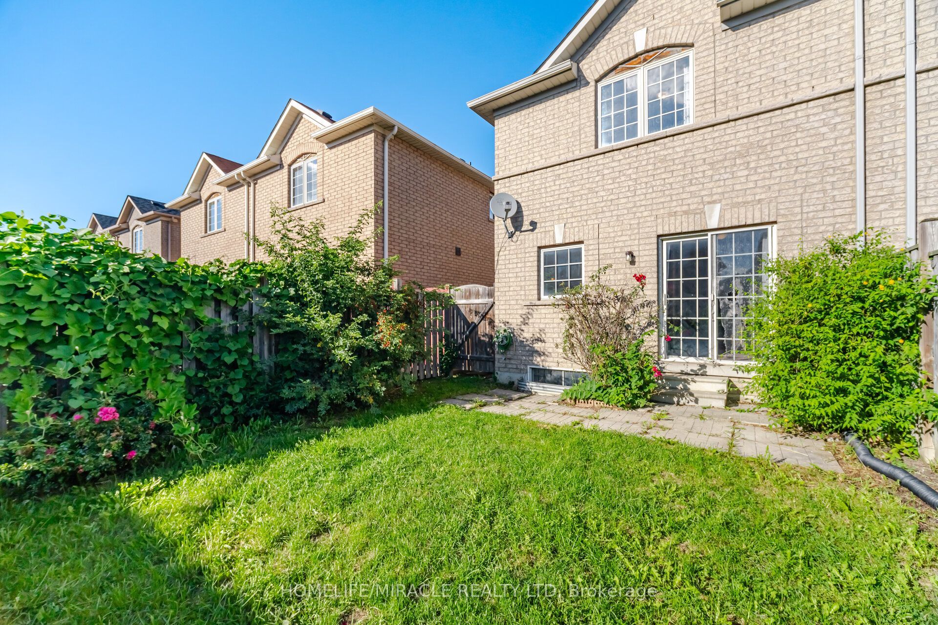 101 Crystalview Crescent Property Photo 40