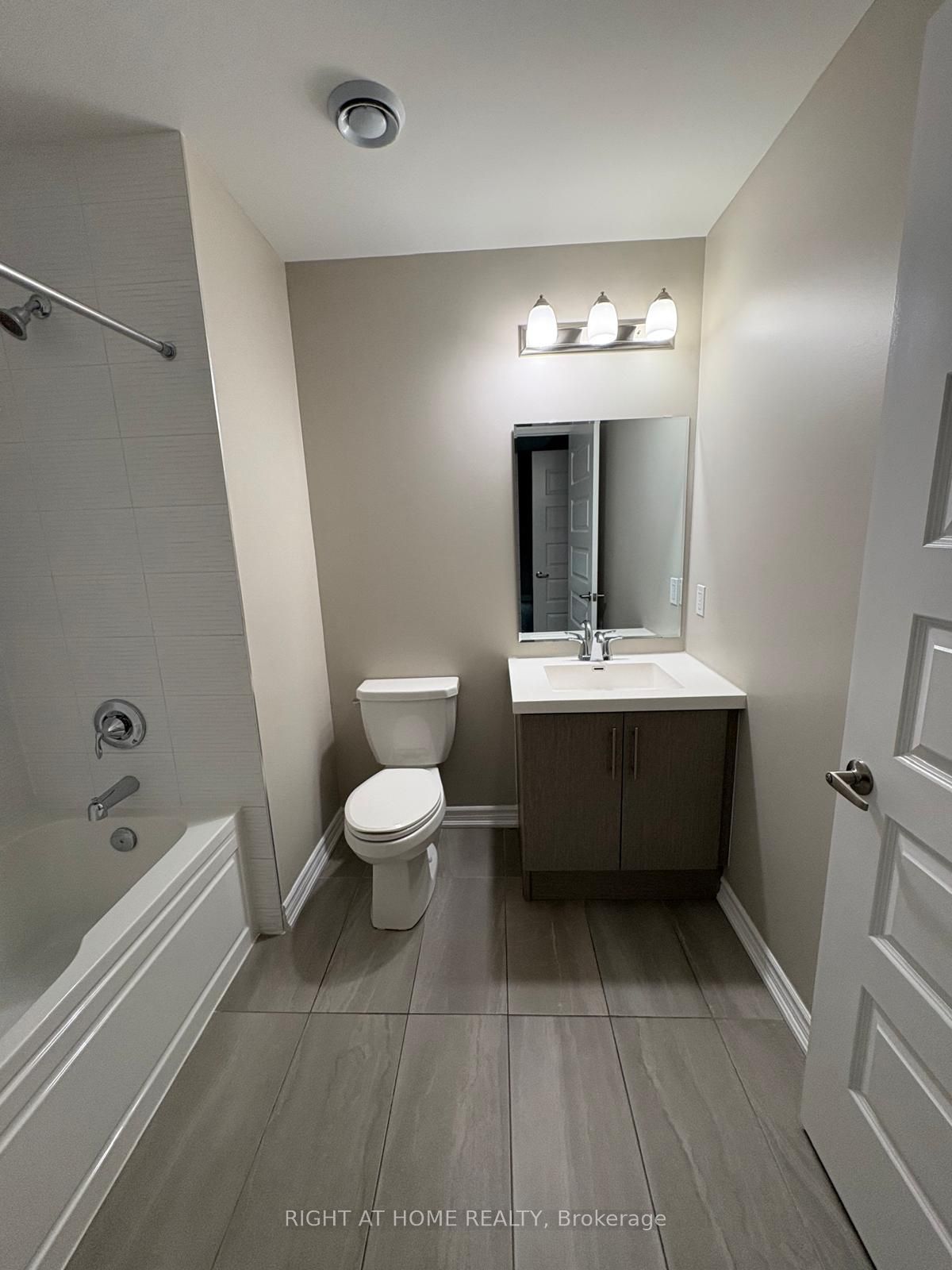 128 Grovewood Common 405 Property Photo 14