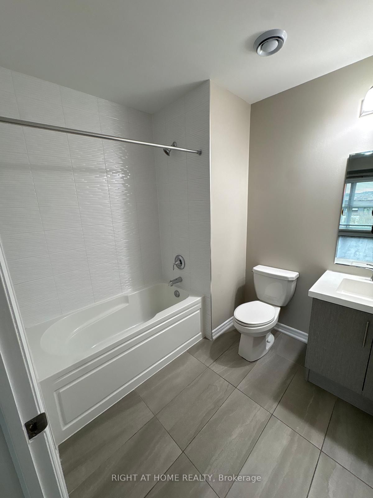 128 Grovewood Common 405 Property Photo 15