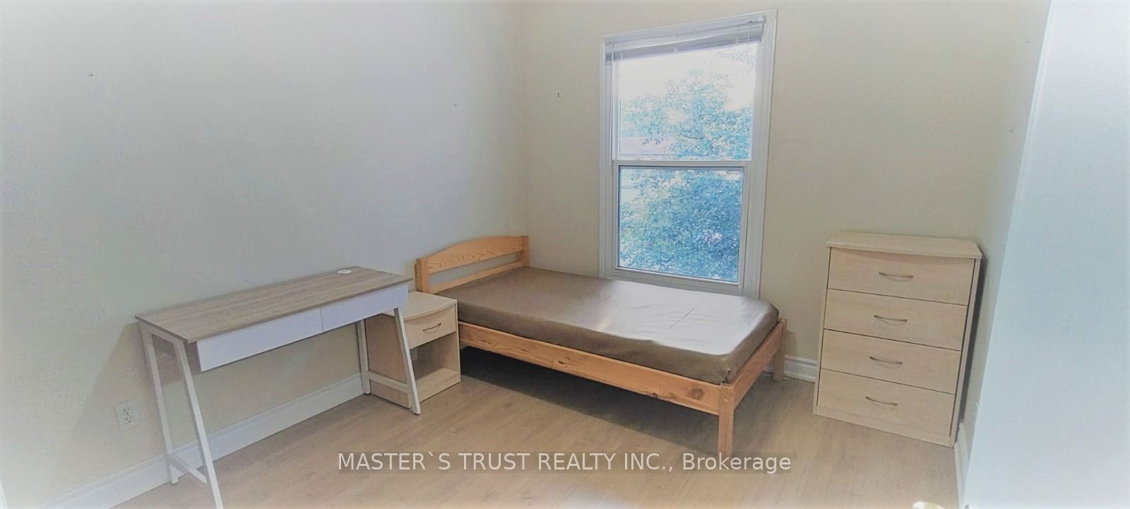95 Orsett Street RM 2 Property Photo 1