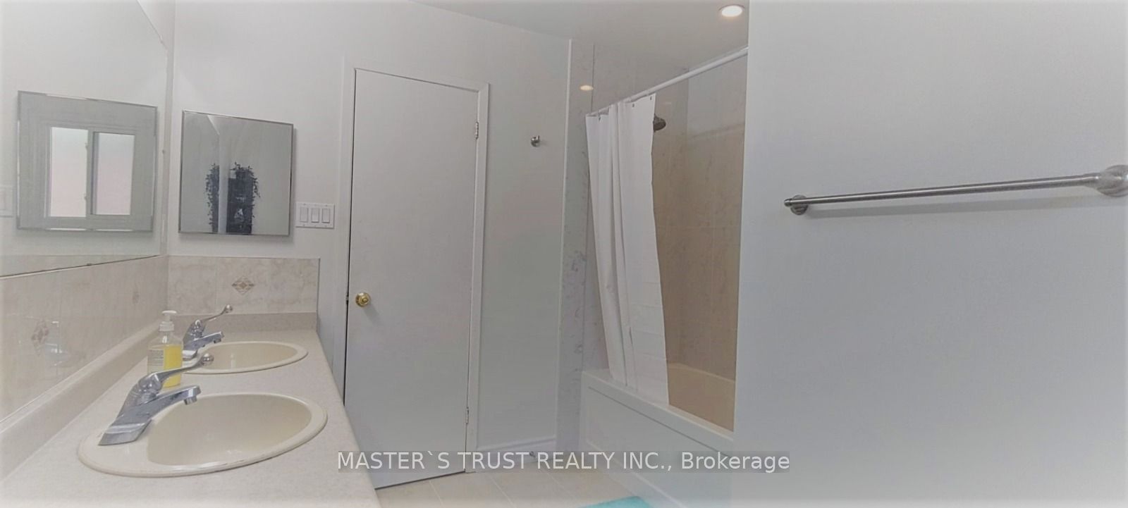 95 Orsett Street Rm 2 Property Photo 4