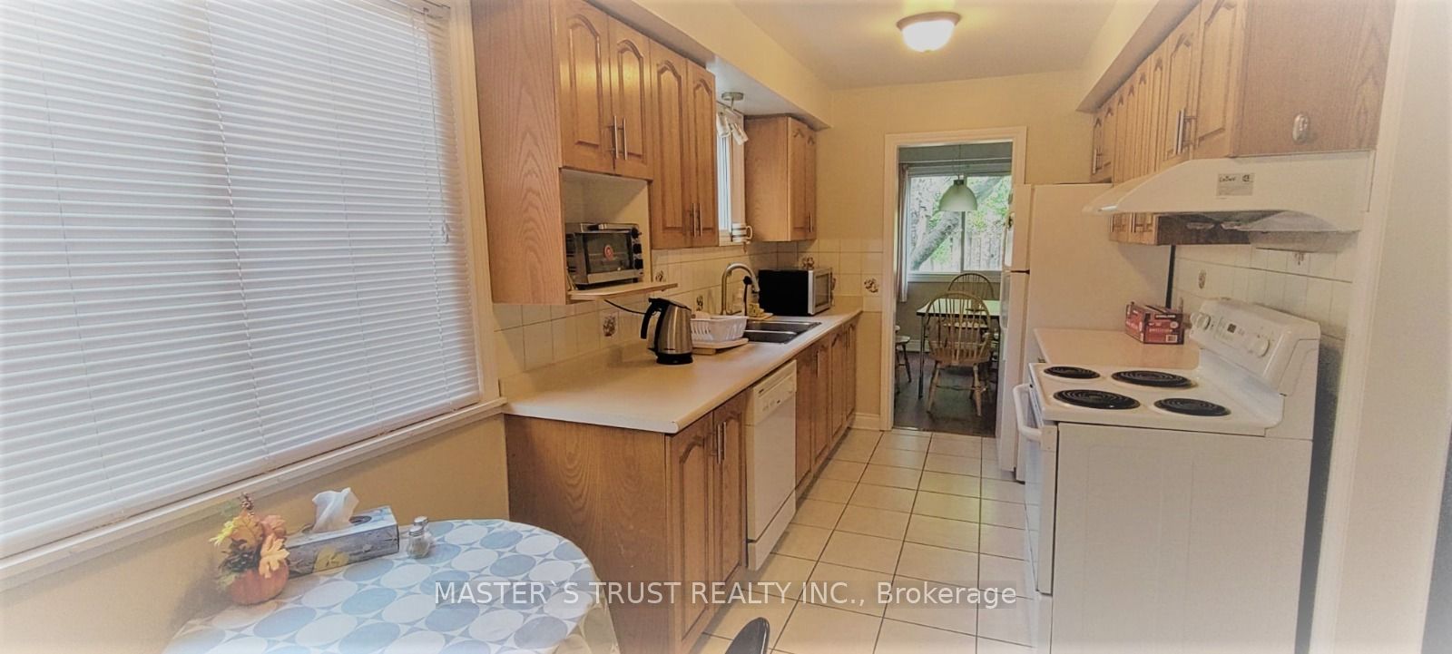 95 Orsett Street Rm 2 Property Photo 5