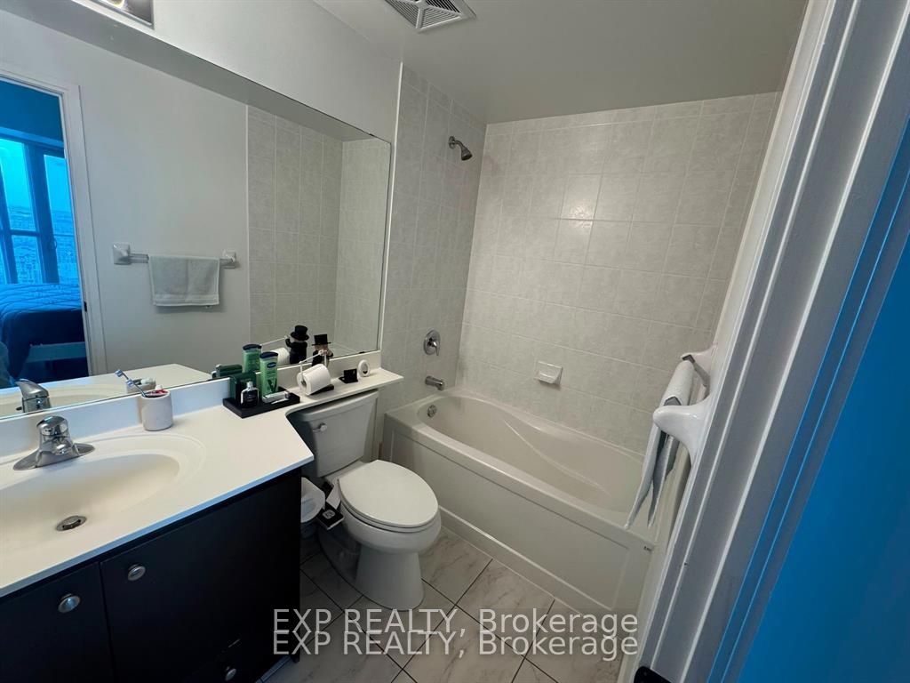 60 Absolute Avenue 3707 Property Photo 3