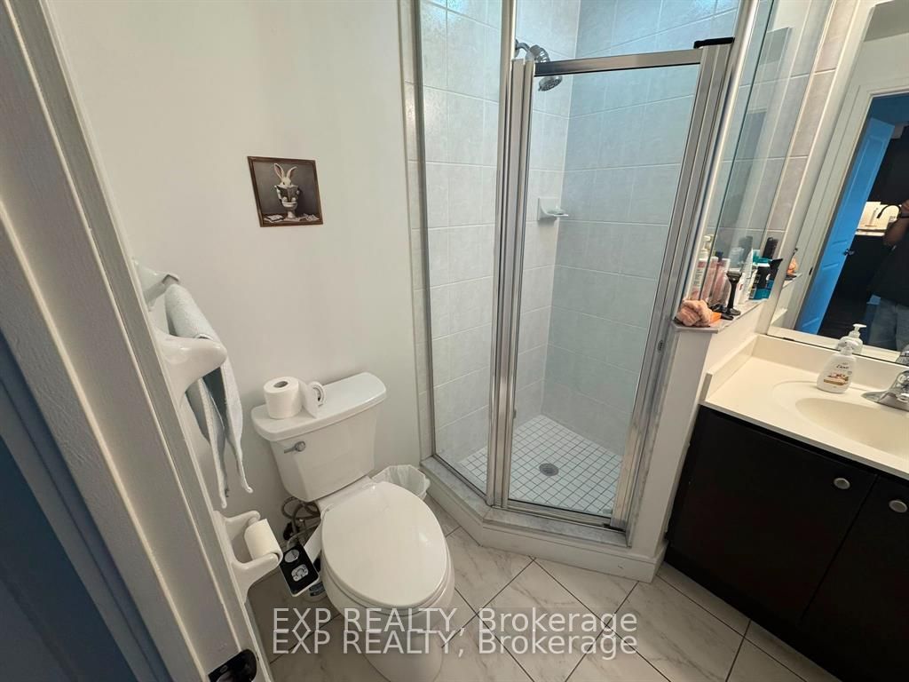60 Absolute Avenue 3707 Property Photo 5