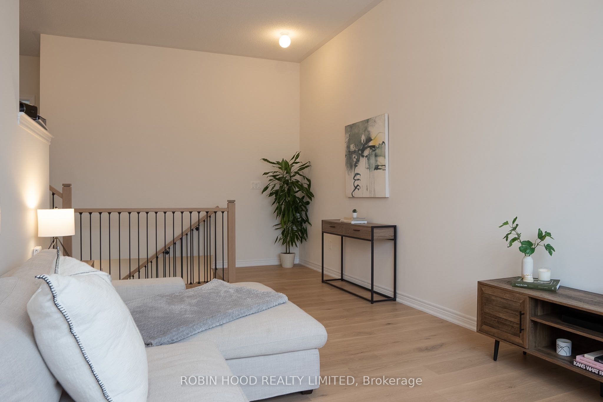 896 Apple Terrace Property Photo 13