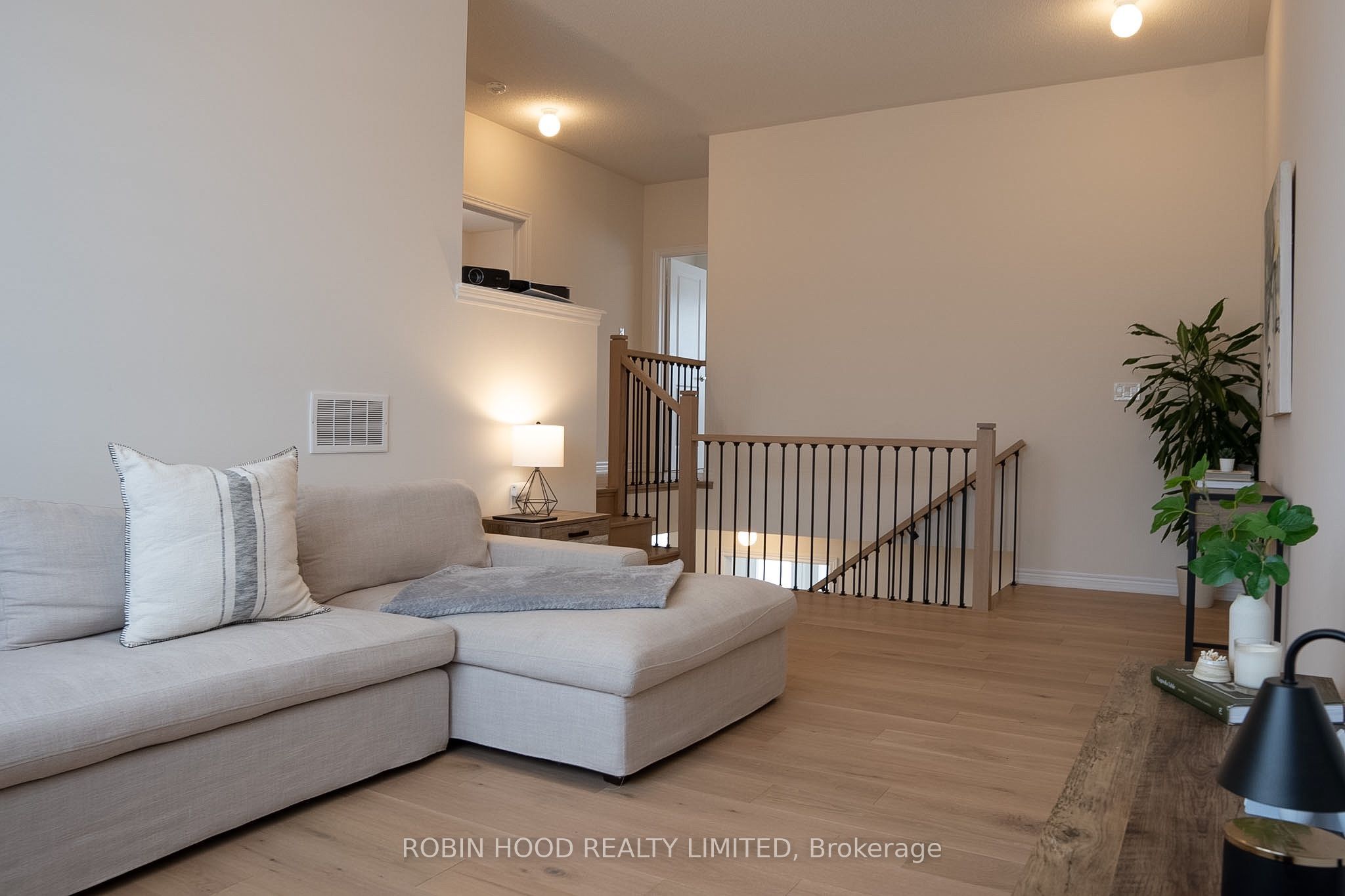 896 Apple Terrace Property Photo 14