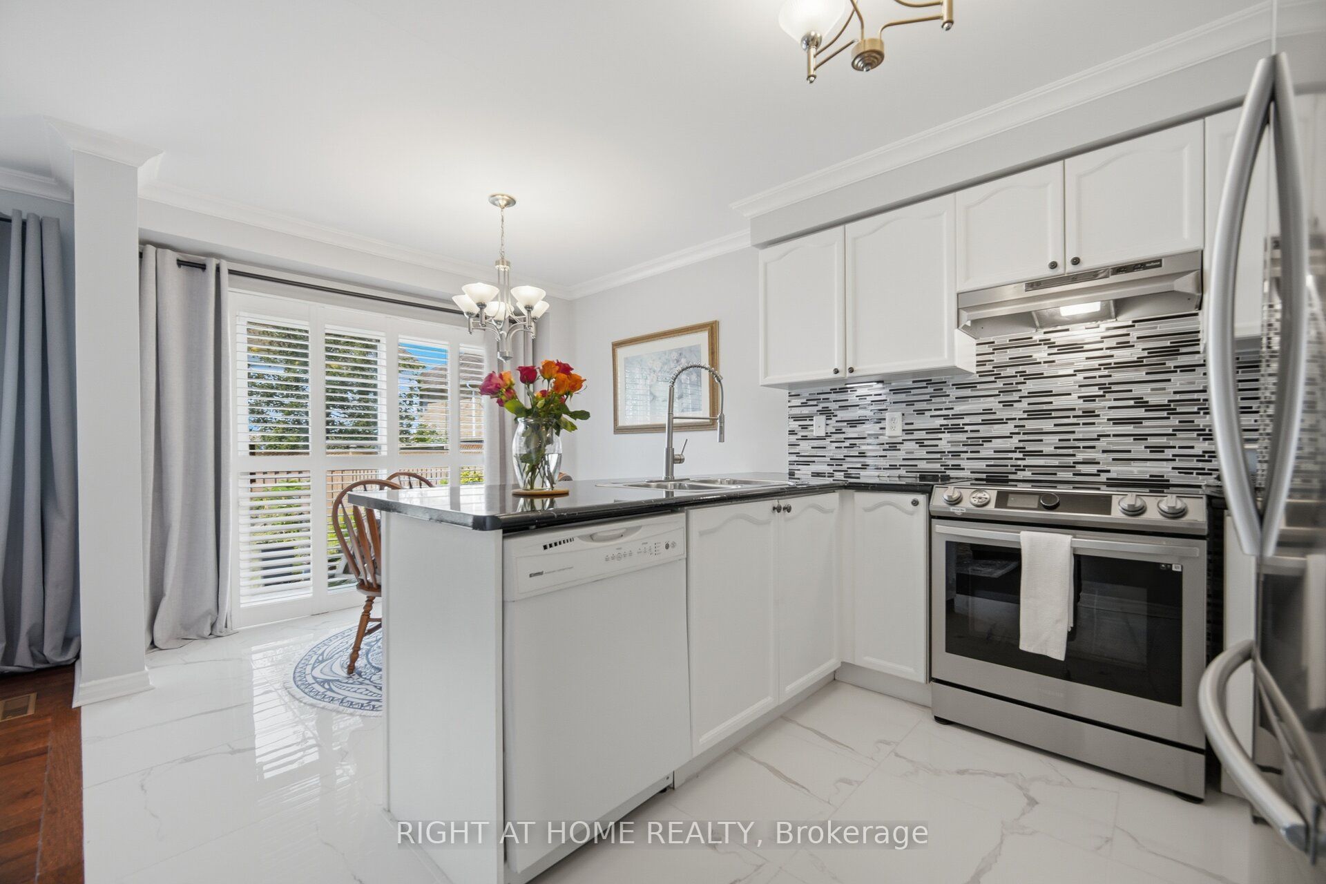 475 Collis Court Property Photo 10