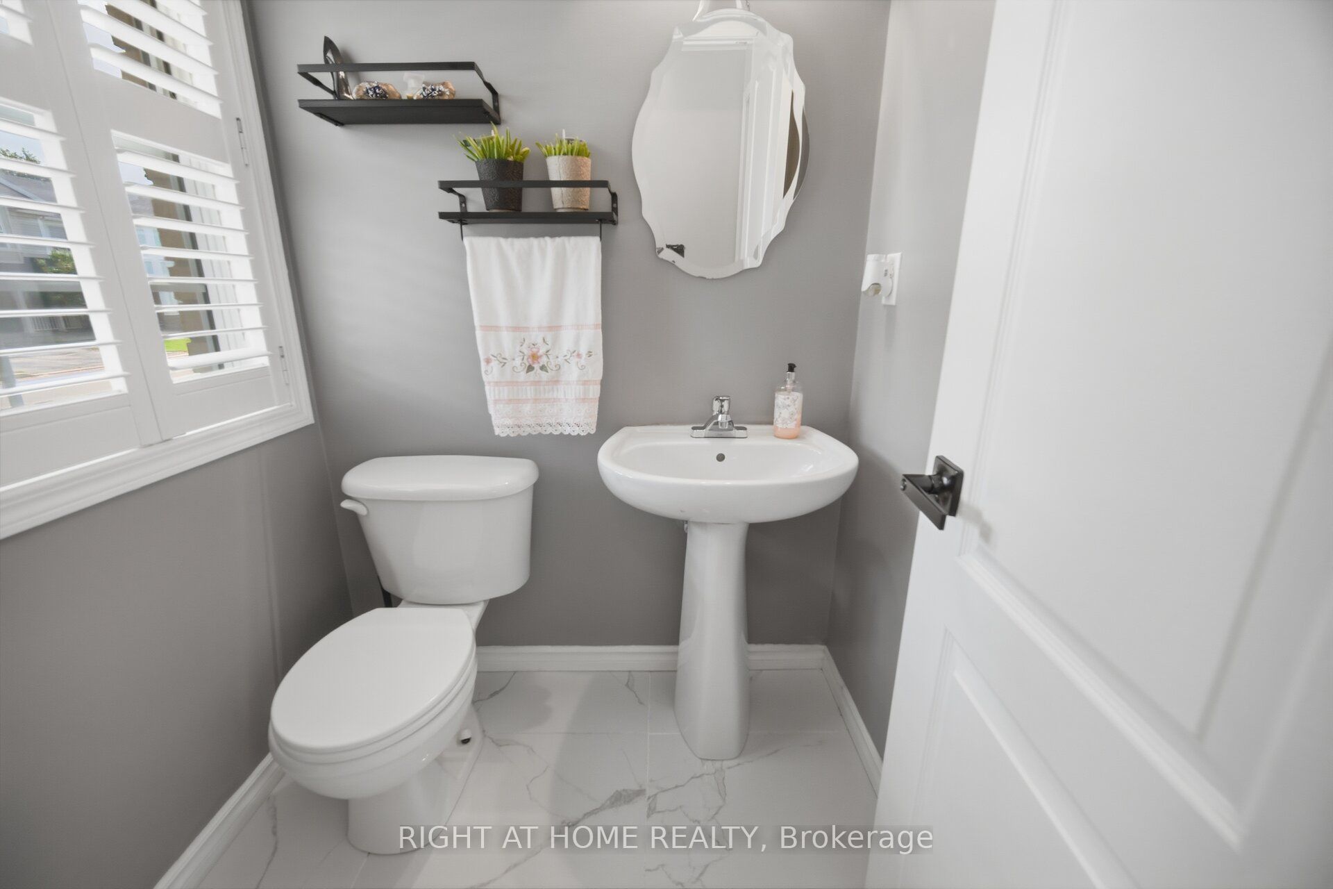 475 Collis Court Property Photo 17
