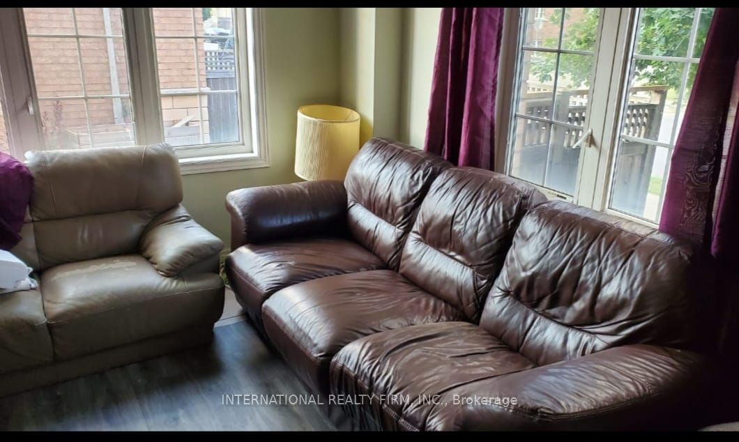 66 Leitch Avenue Property Photo 12
