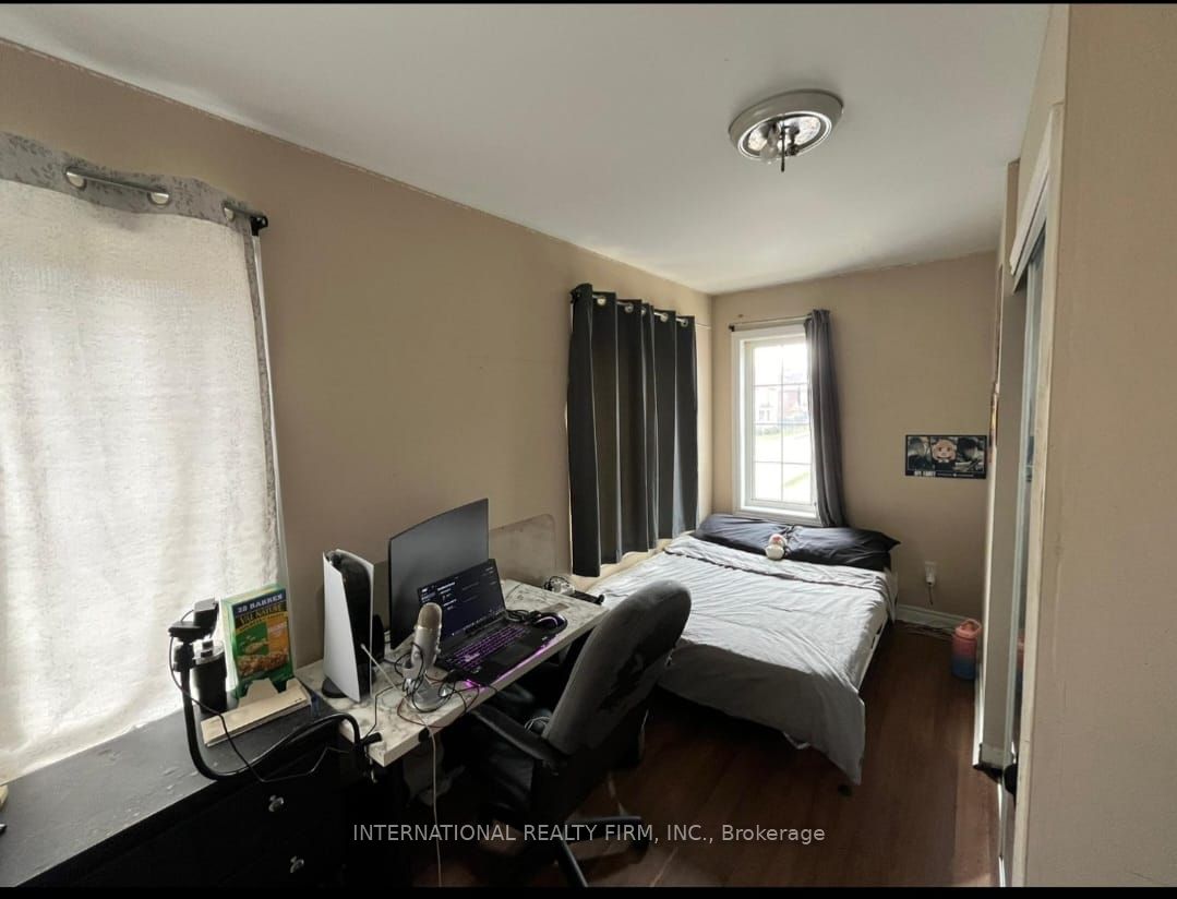 66 Leitch Avenue Property Photo 17