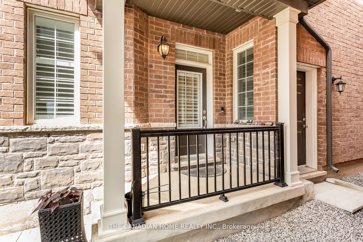 1261 Rose Way Property Photo 2