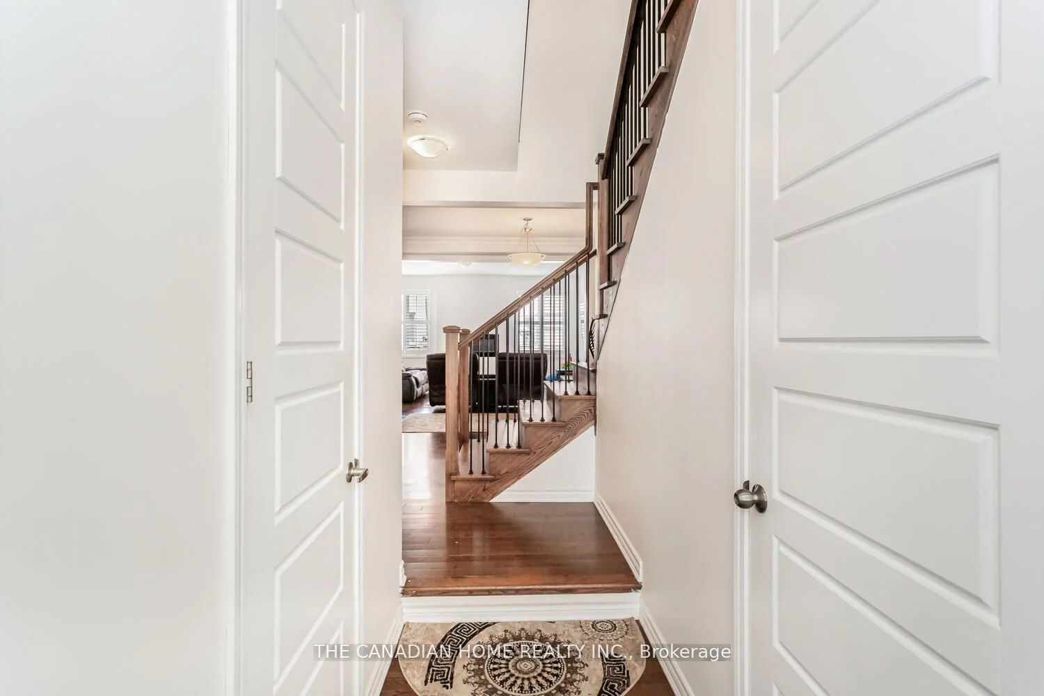 1261 Rose Way Property Photo 4