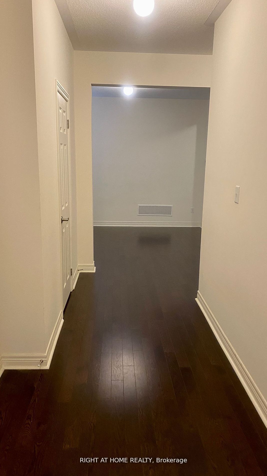 467 Downes Jackson Heights N Property Photo 2