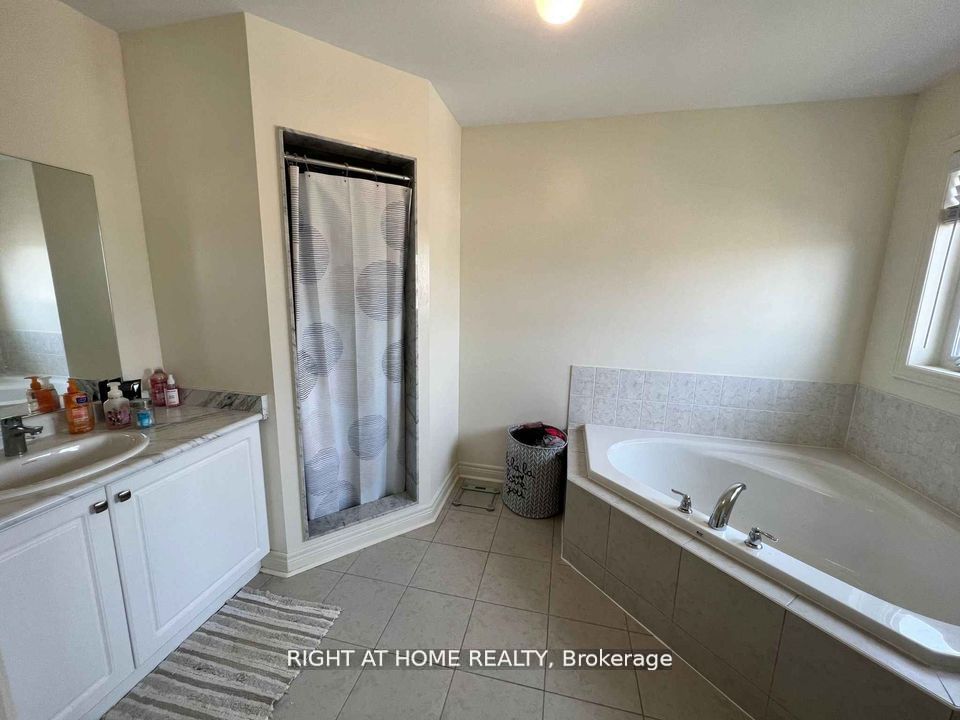 467 Downes Jackson Heights N Property Photo 11