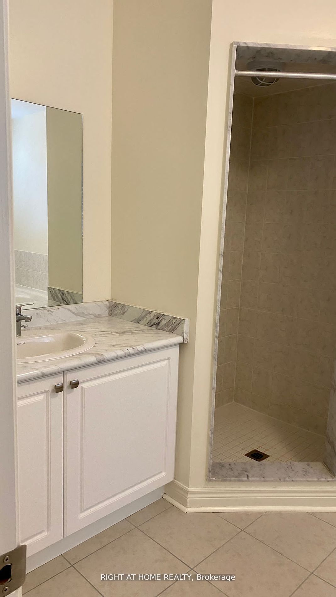 467 Downes Jackson Heights N Property Photo 15