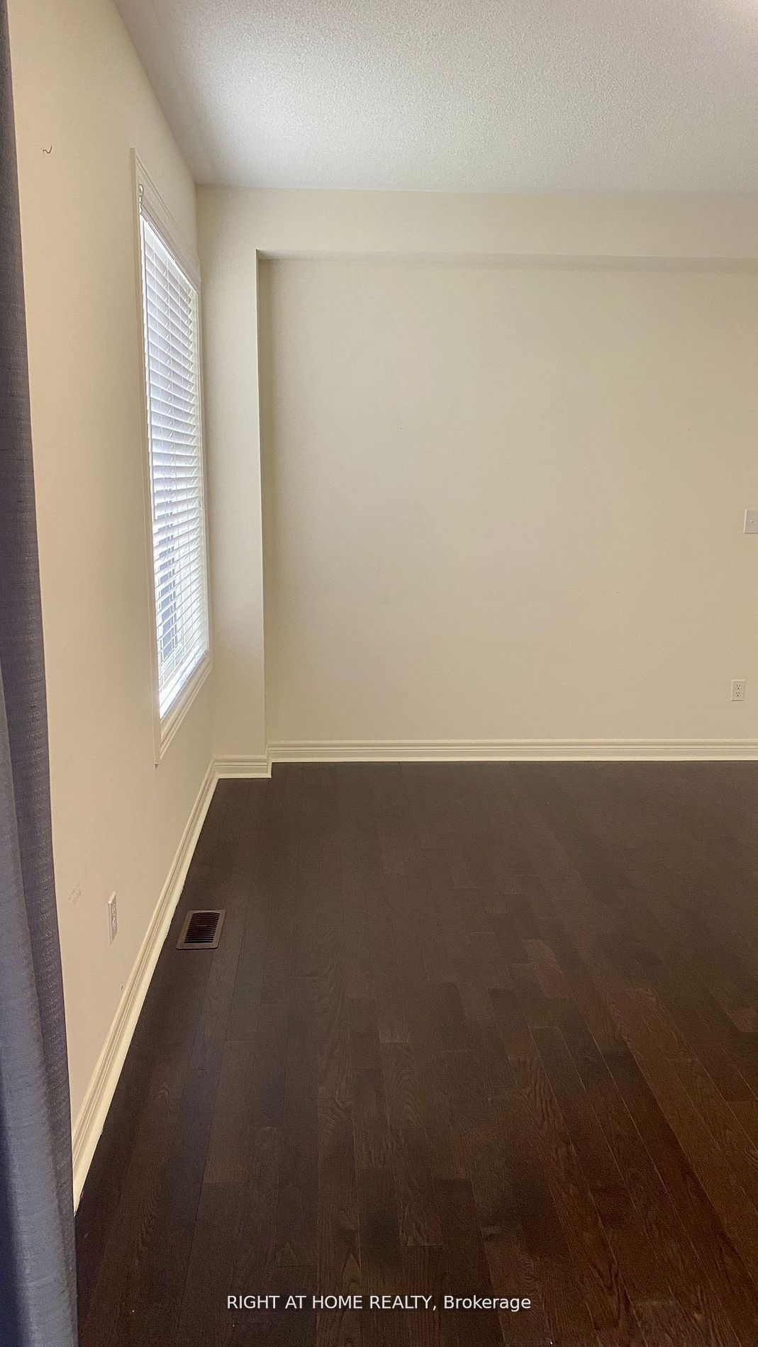 467 Downes Jackson Heights N Property Photo 17