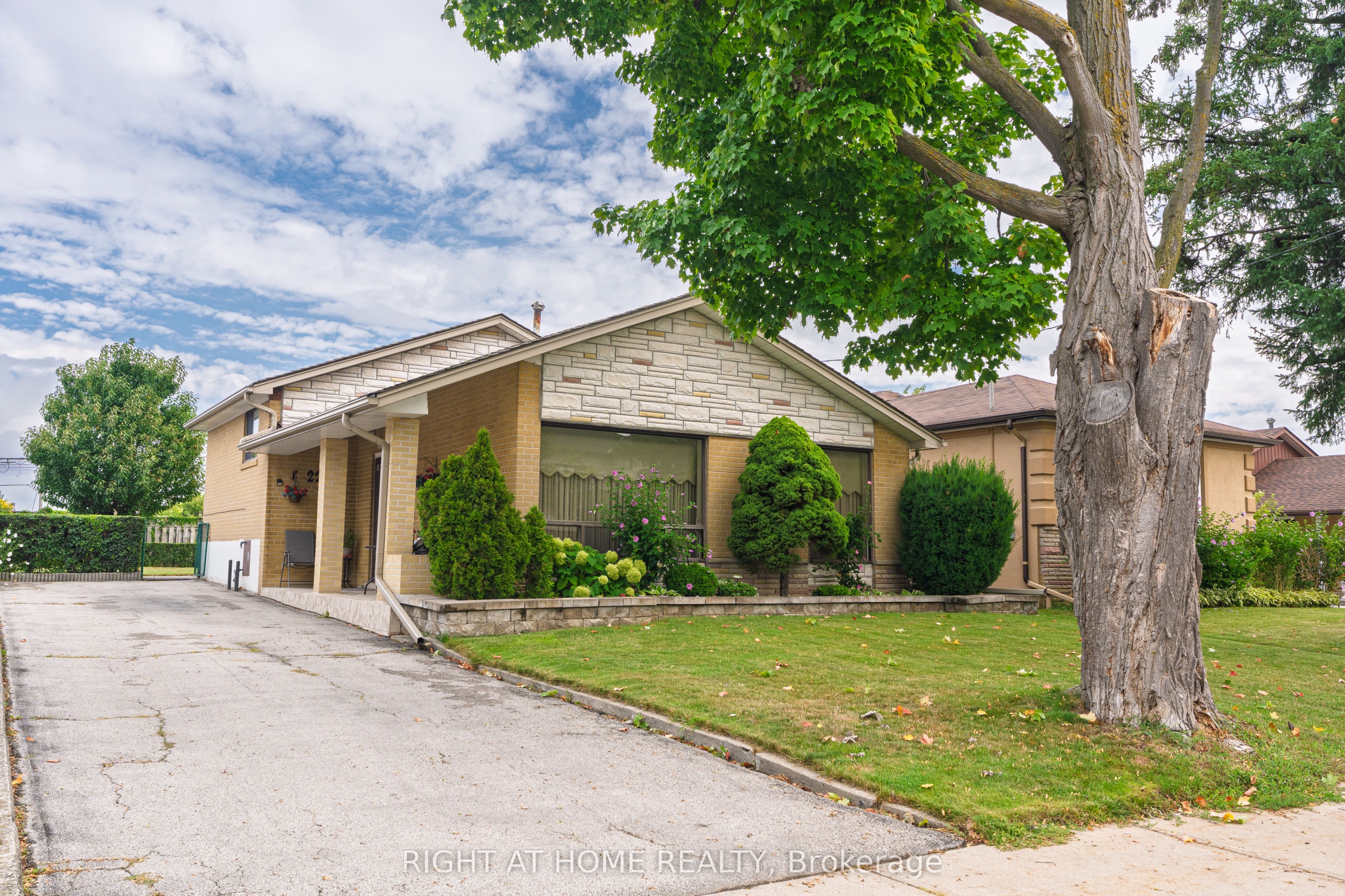 22 Monterrey Drive