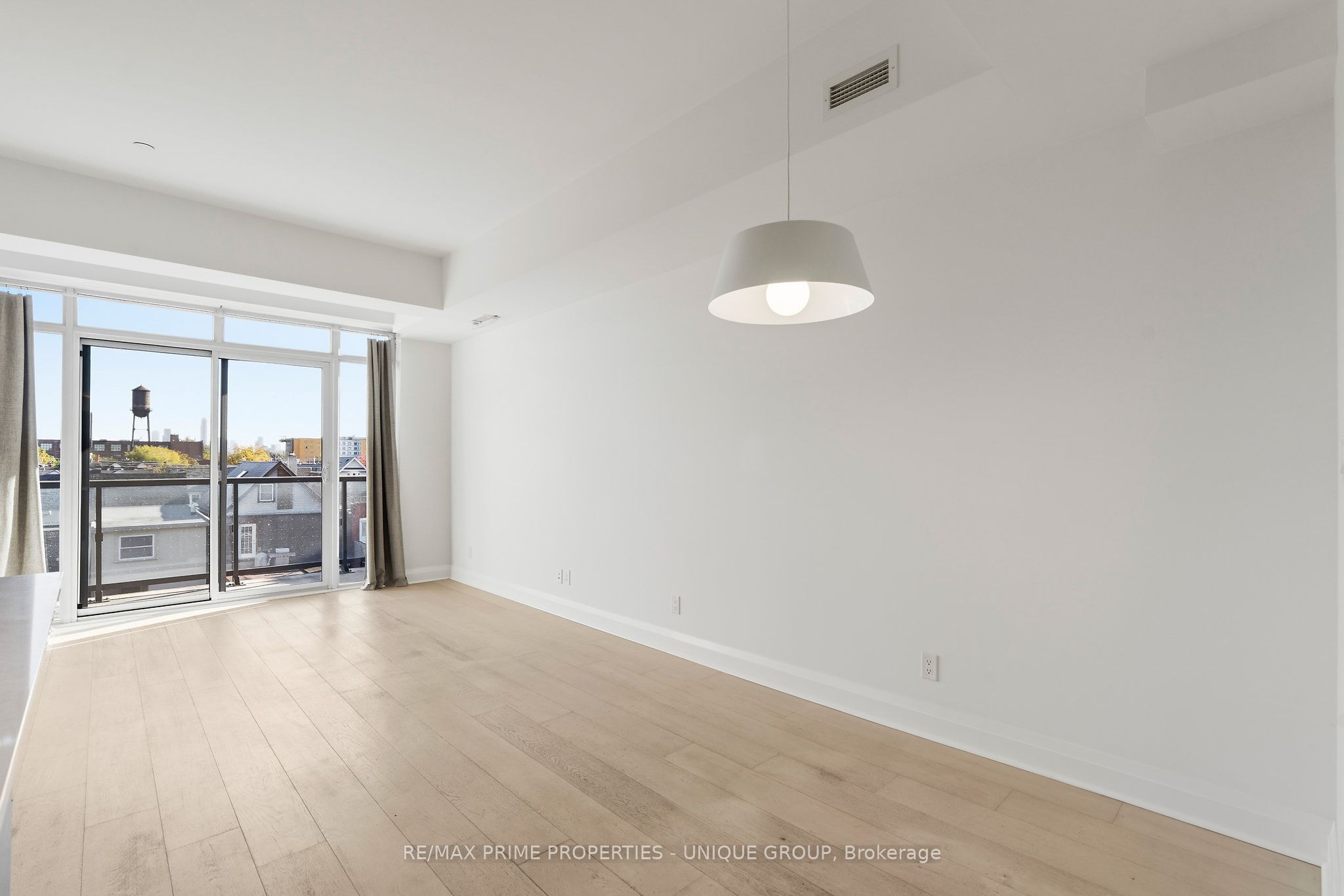 245 Perth Avenue 304 Property Photo 9