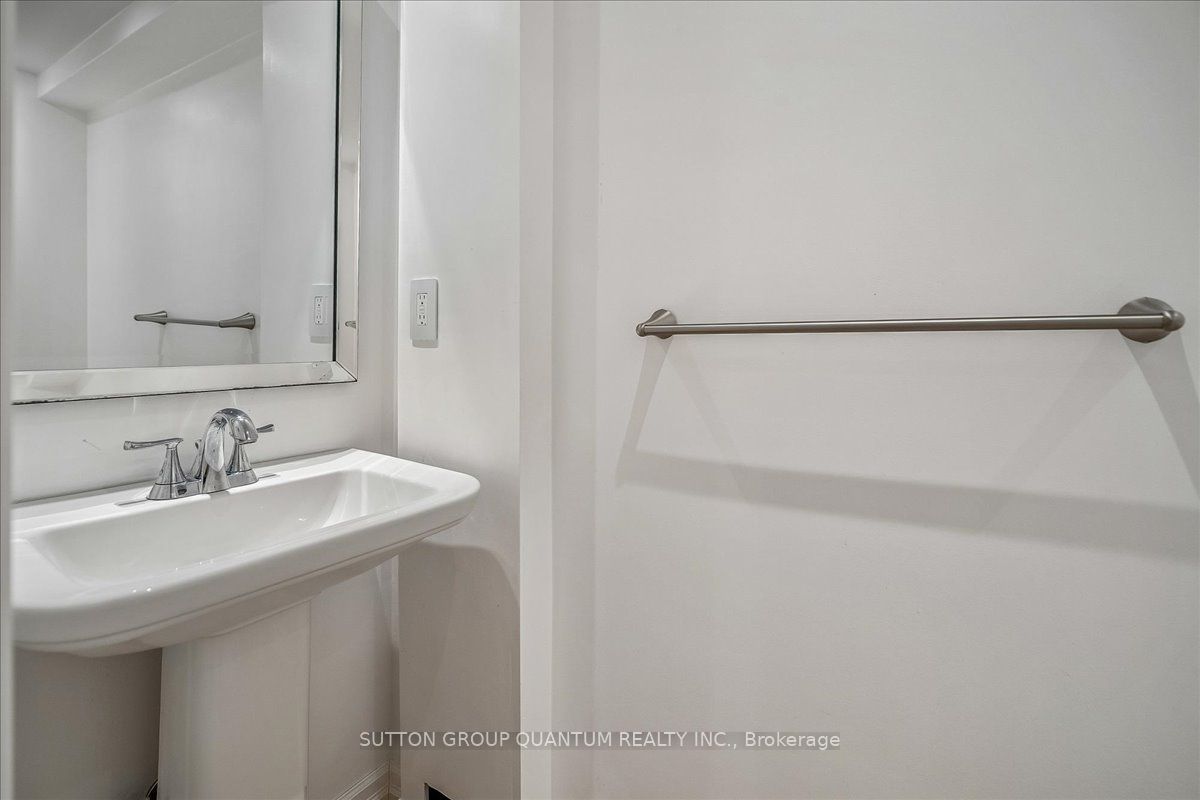 1023 Runnymead Crescent Property Photo 34