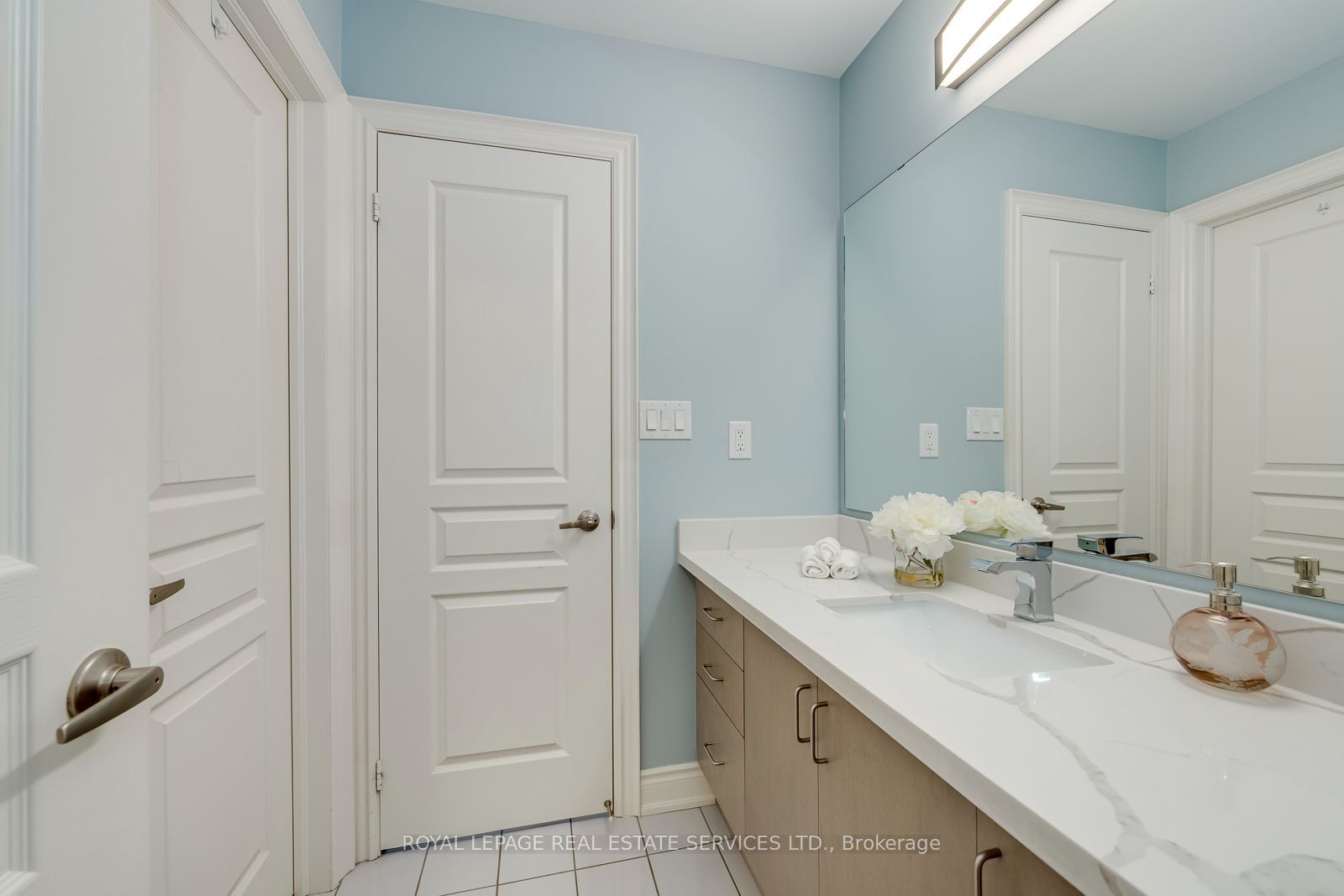 3087 Streamwood Pass Property Photo 32