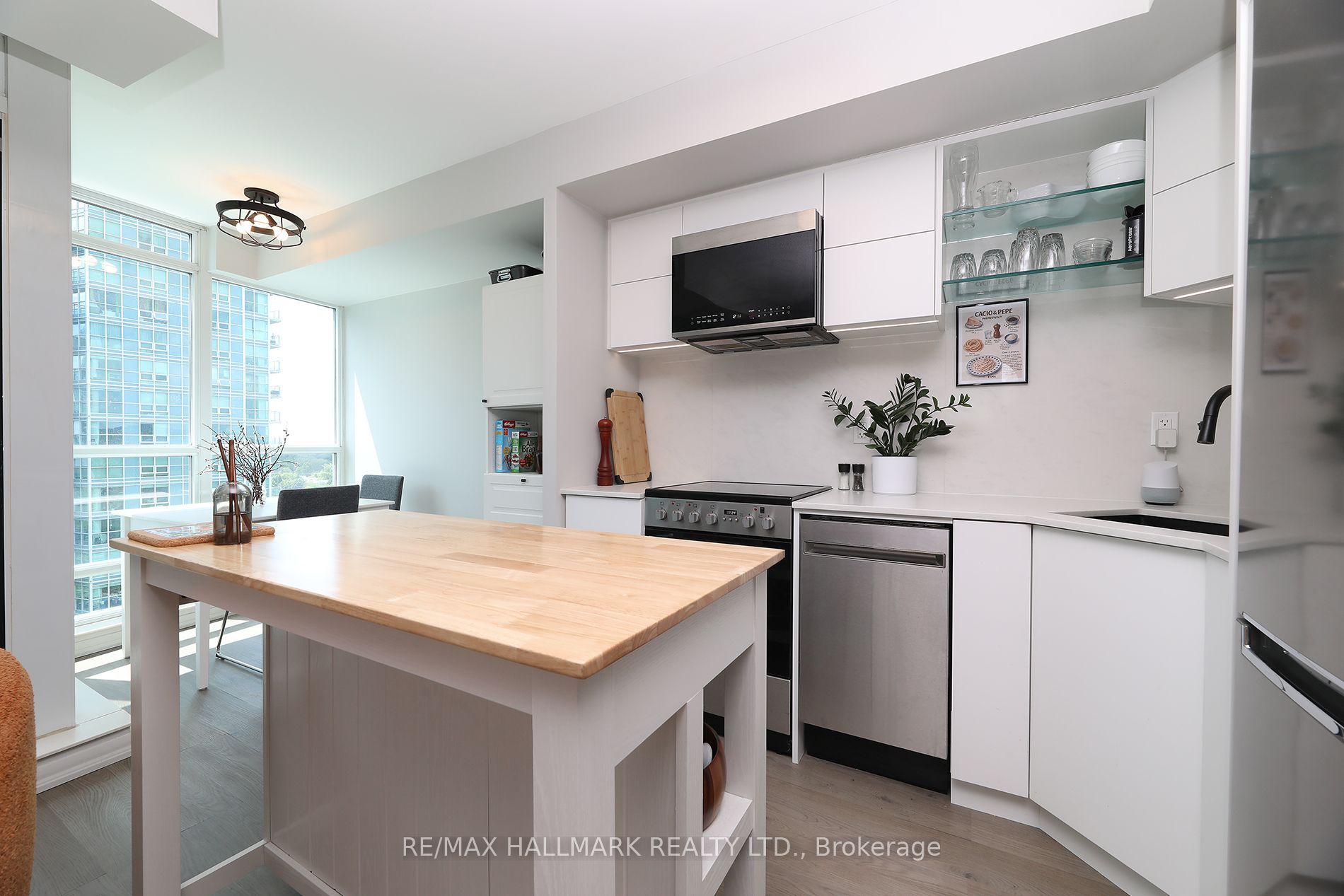 185 Legion Road N 1810 Property Photo 14