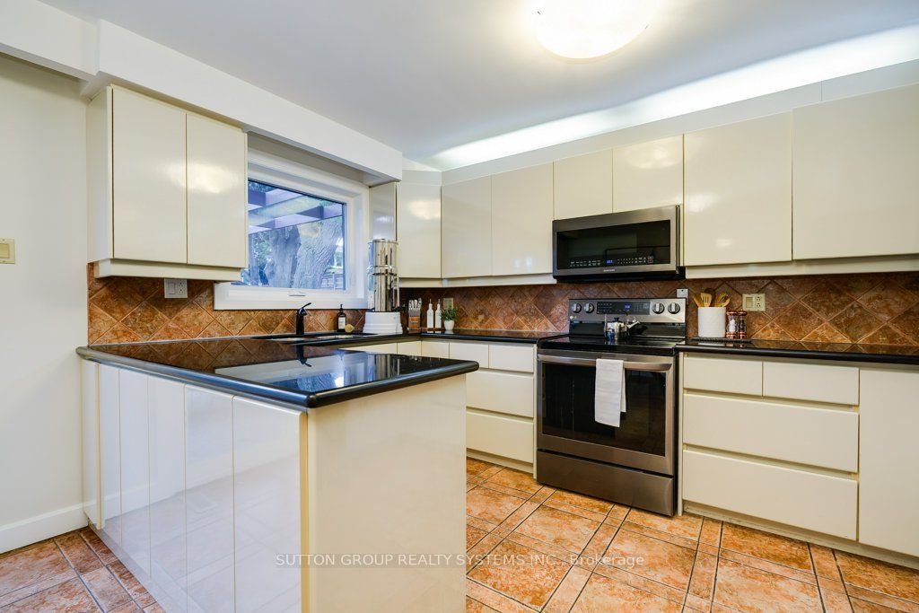 93 Poplar Heights Drive Property Photo 13