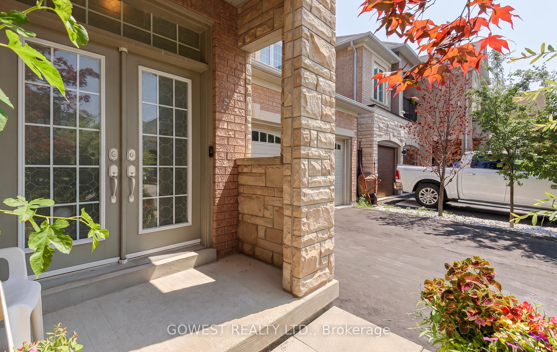 3045 Ferguson Drive Property Photo 2