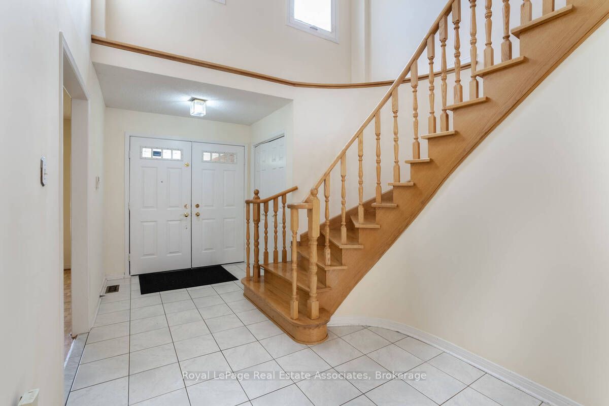 2551 Wynten Way Property Photo 4