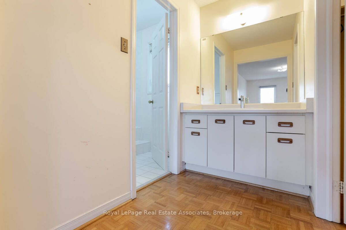 2551 Wynten Way Property Photo 25