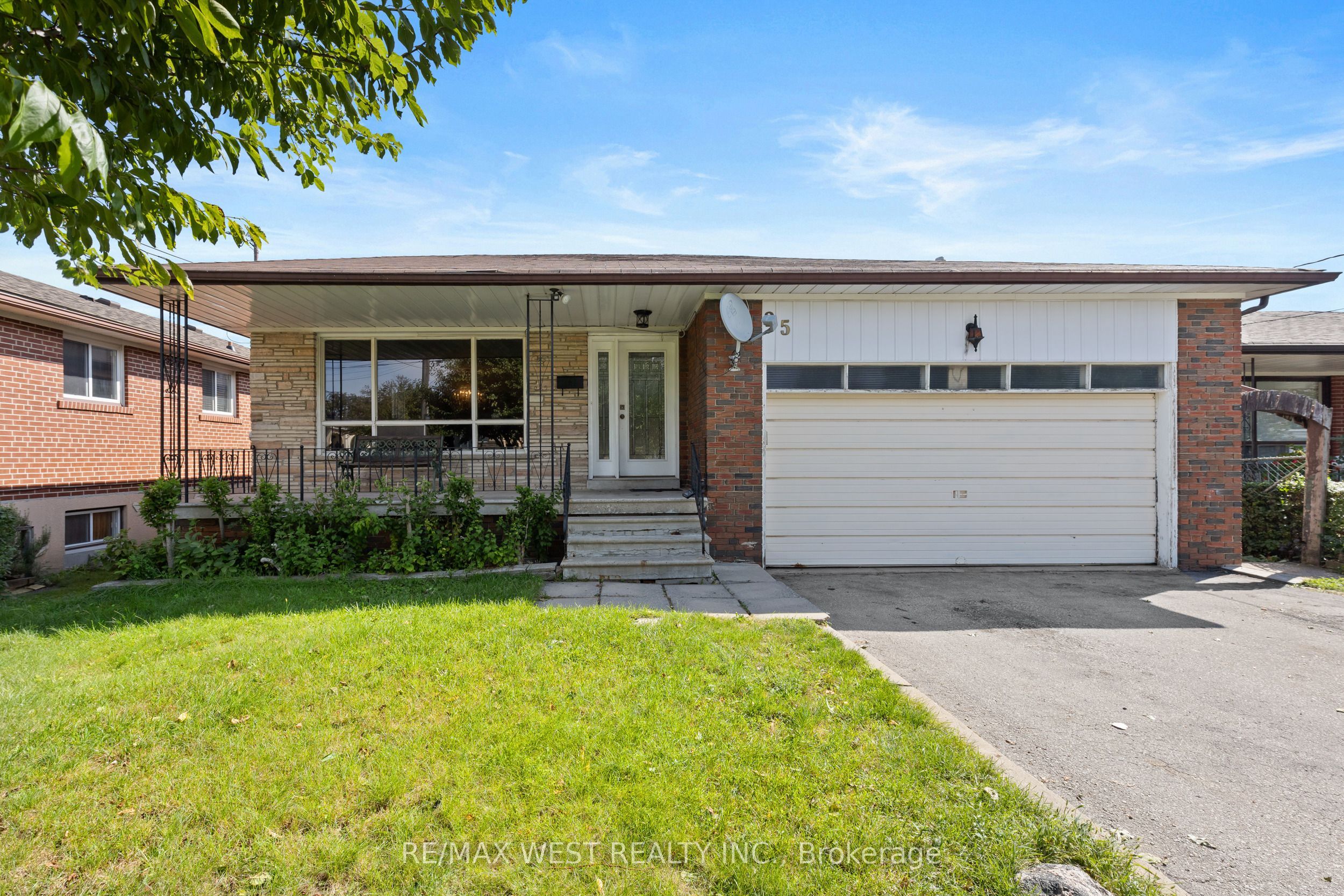 25 Apted Avenue Property Photo 1