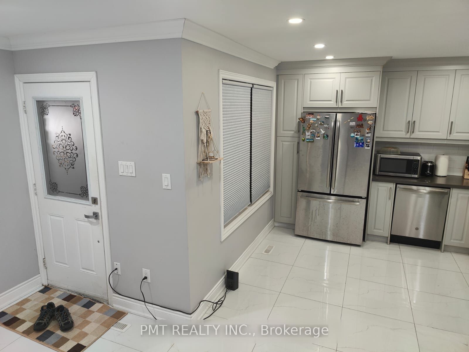 73 Greene Drive Property Photo 2