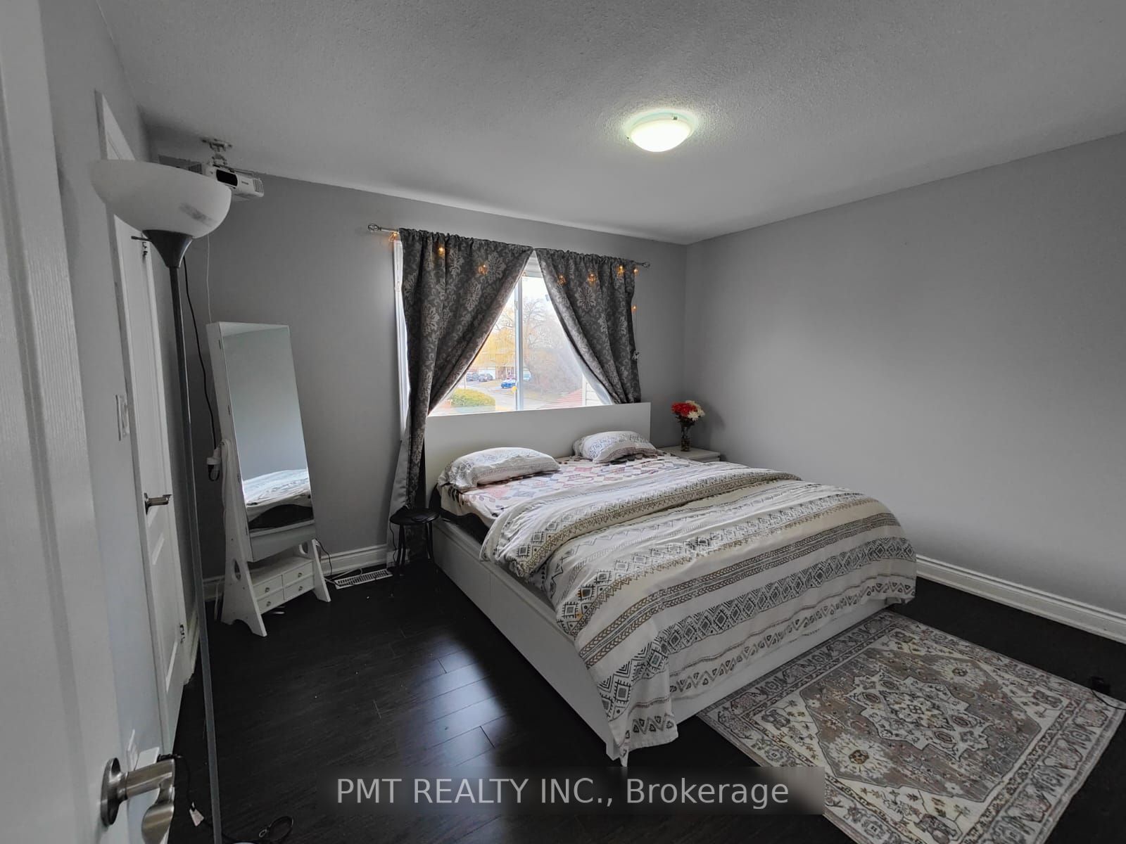 73 Greene Drive Property Photo 9