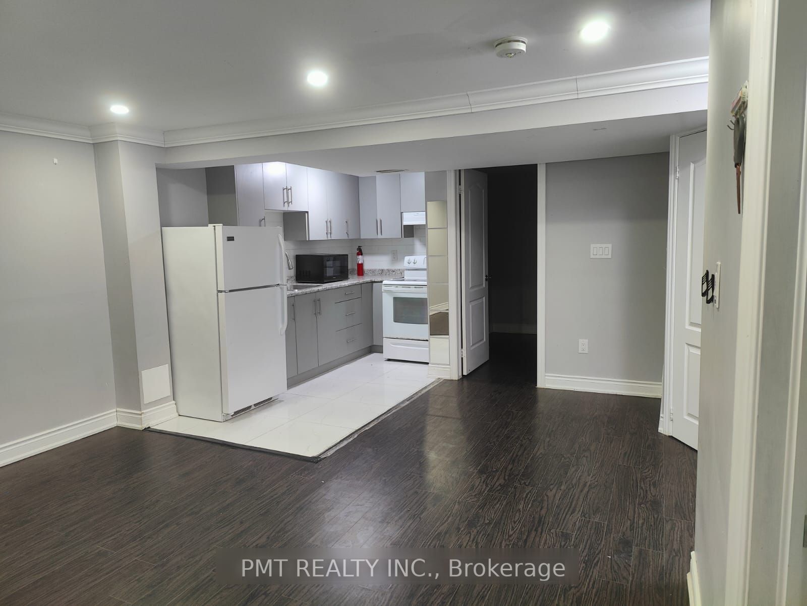 73 Greene Drive Property Photo 17