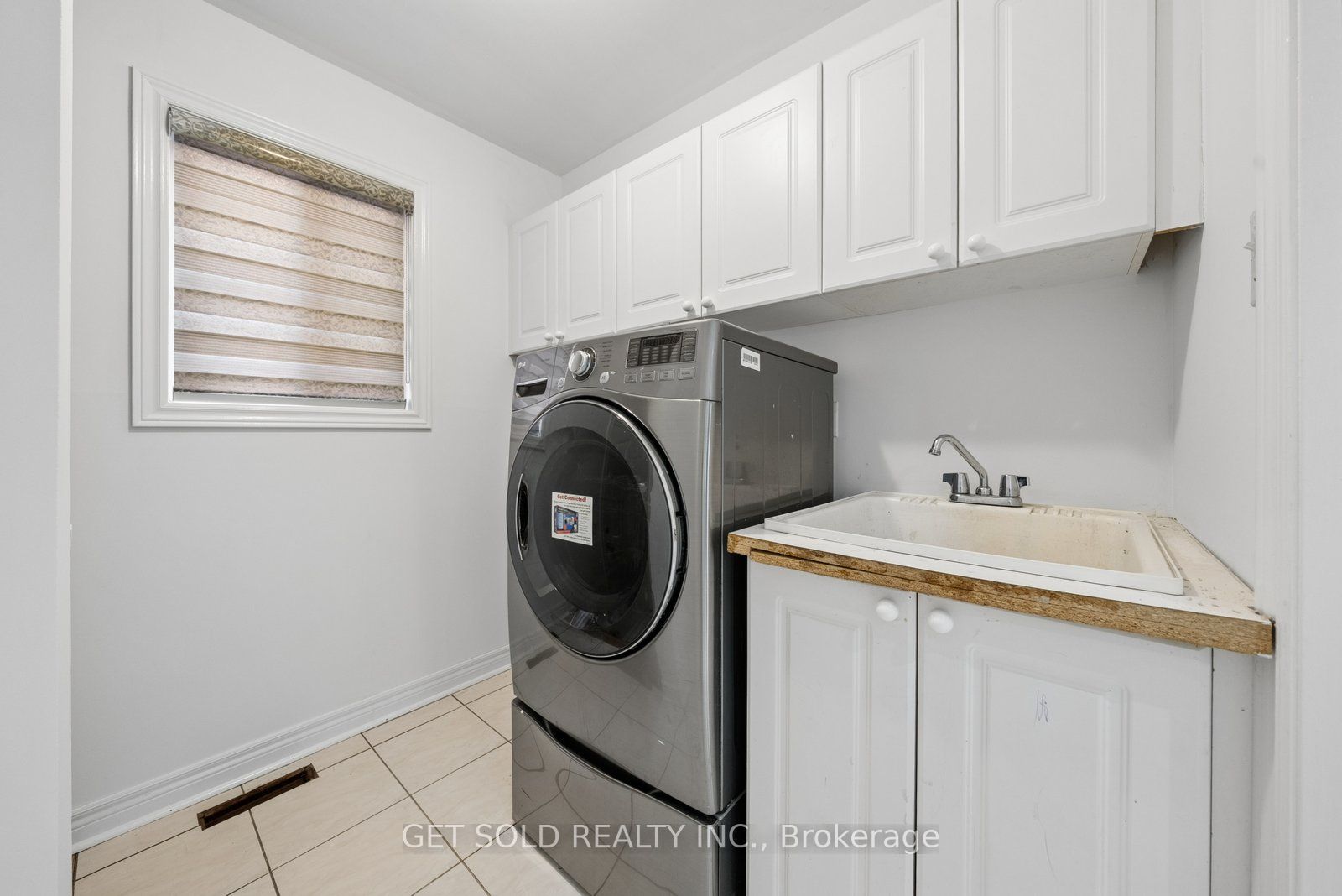 57 Oaklea Boulevard Property Photo 13