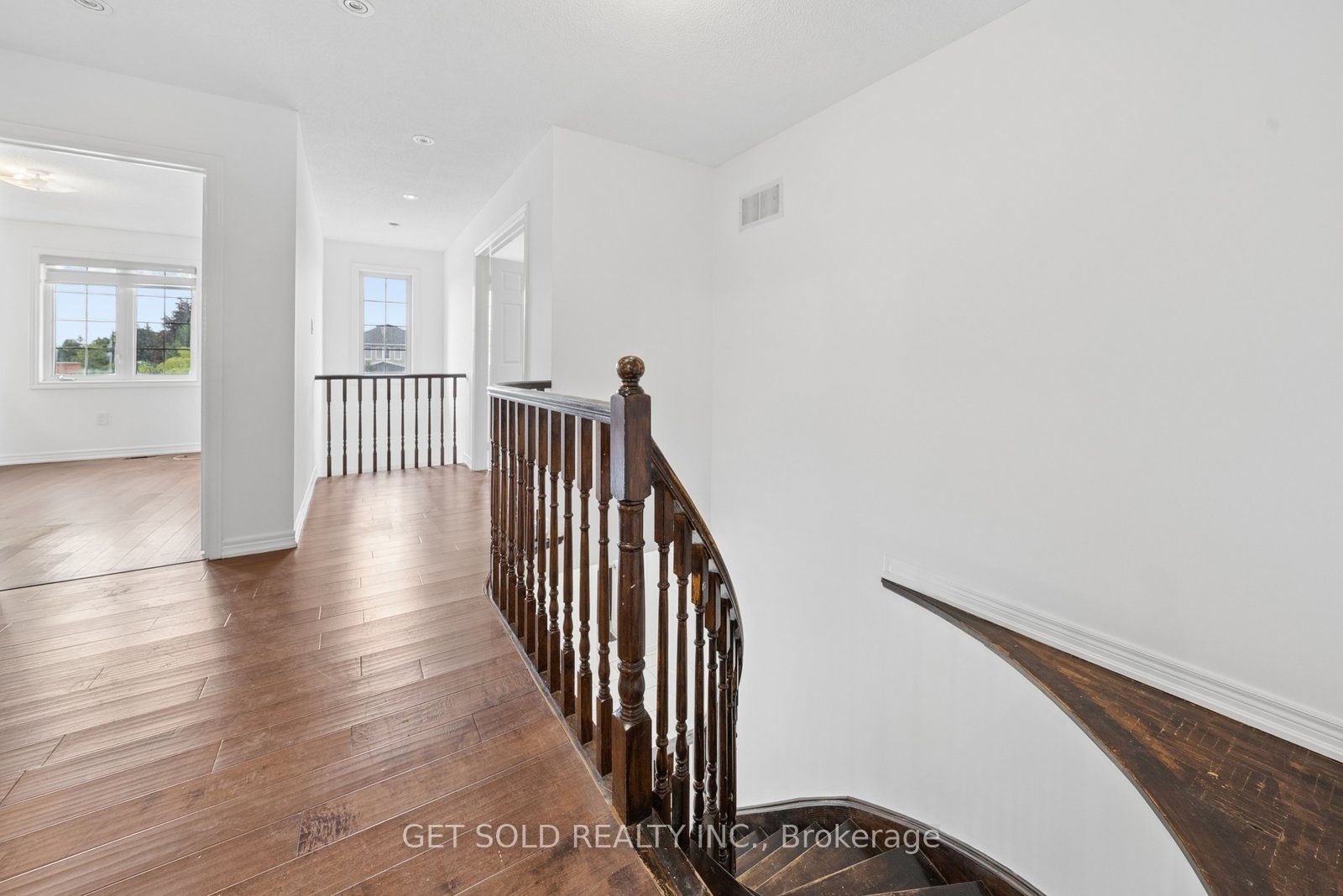 57 Oaklea Boulevard Property Photo 14